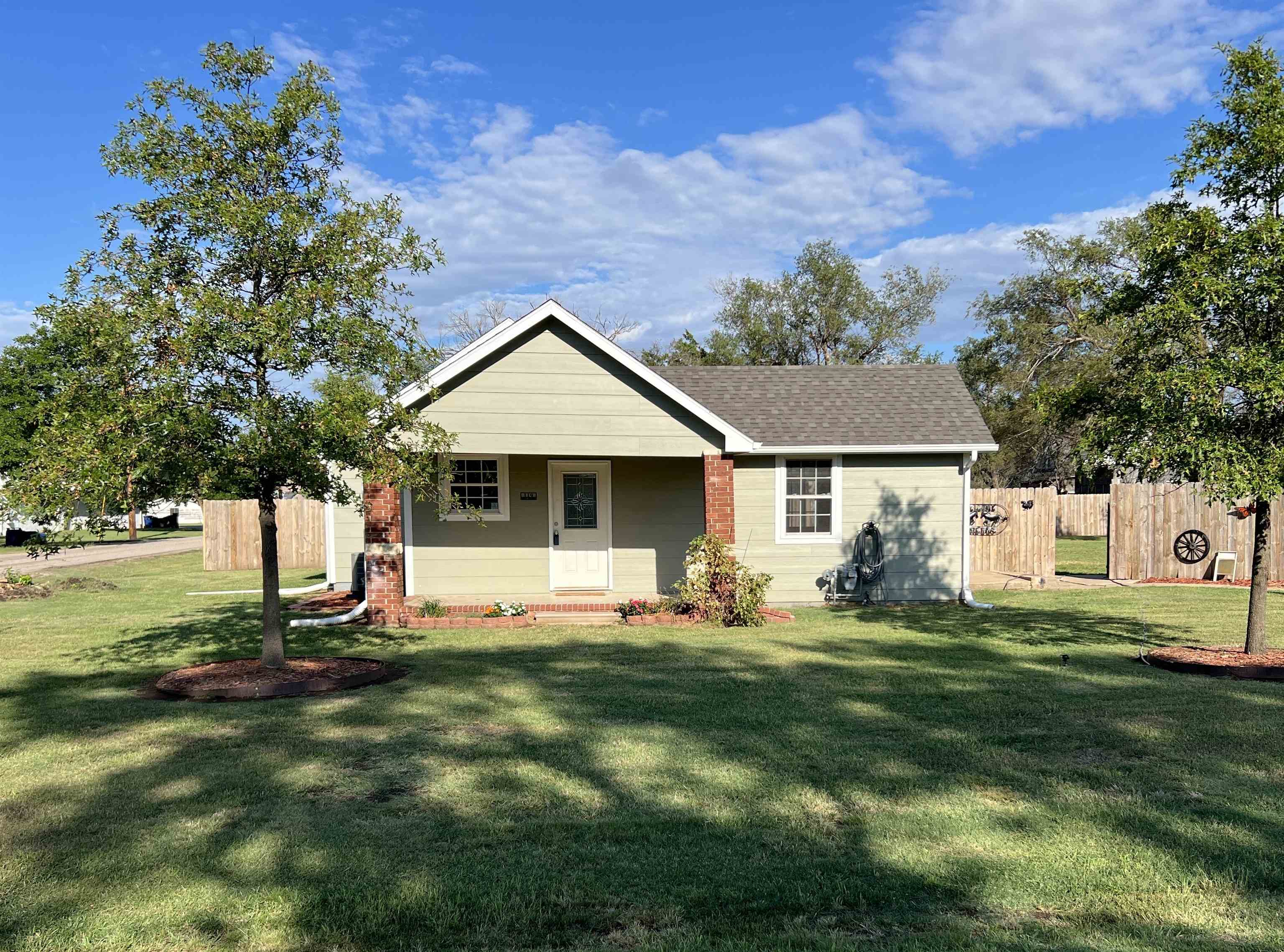 119 W Wilson, Viola, KS 67149