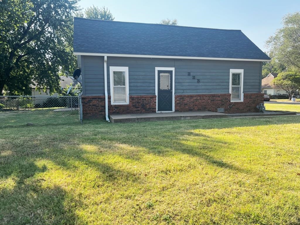 223 N Eleventh, Kiowa, KS 67070