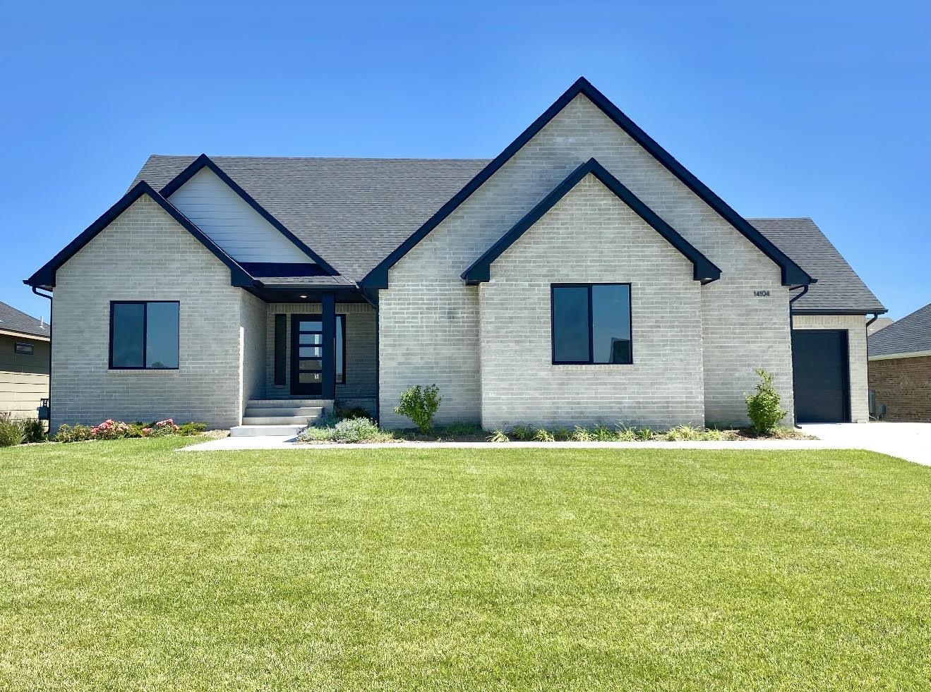 14104 E Willowgreen Ct, Wichita, KS 67230