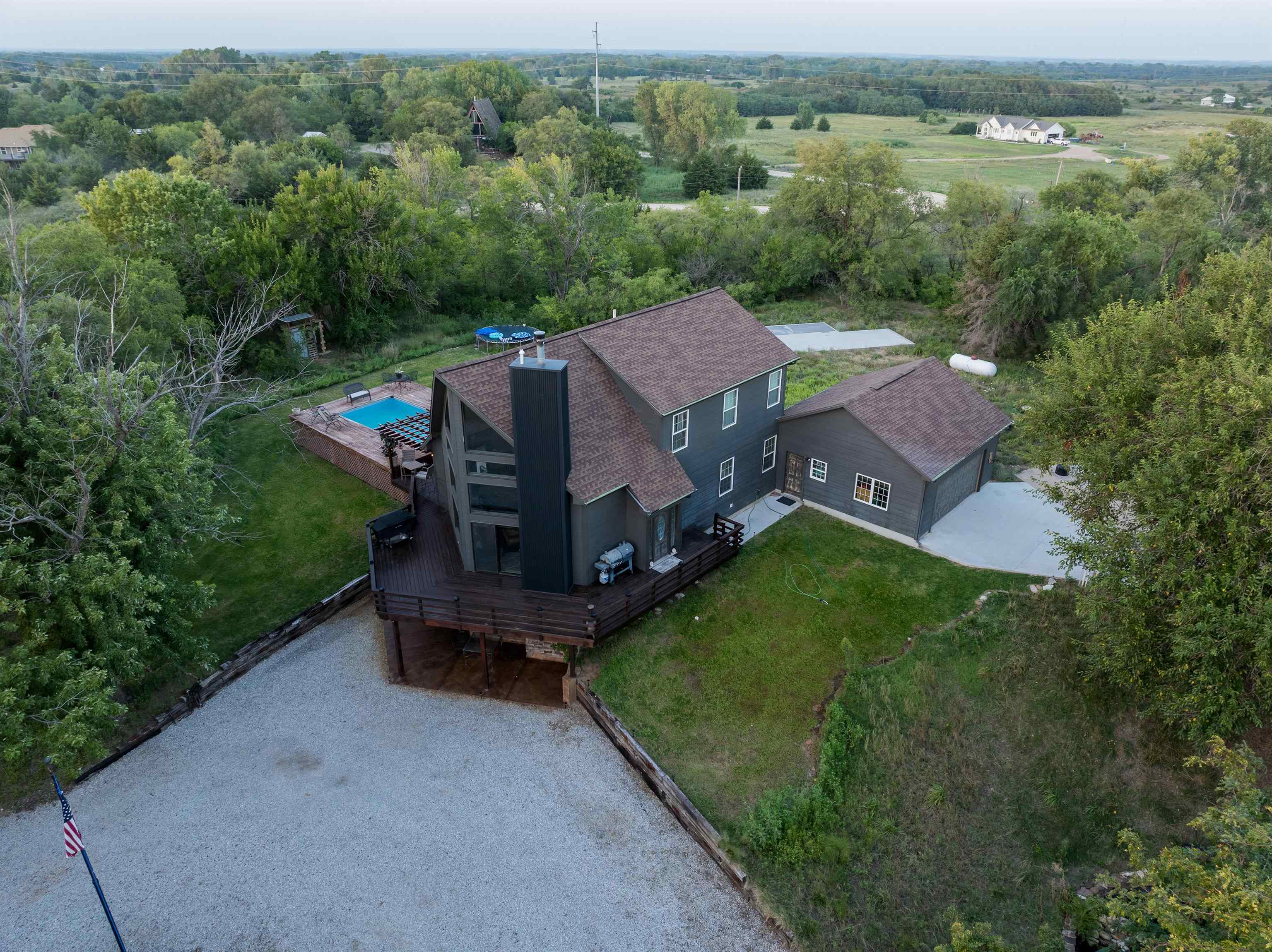 803 Rolling Dunes Rd, Hutchinson, KS 67502