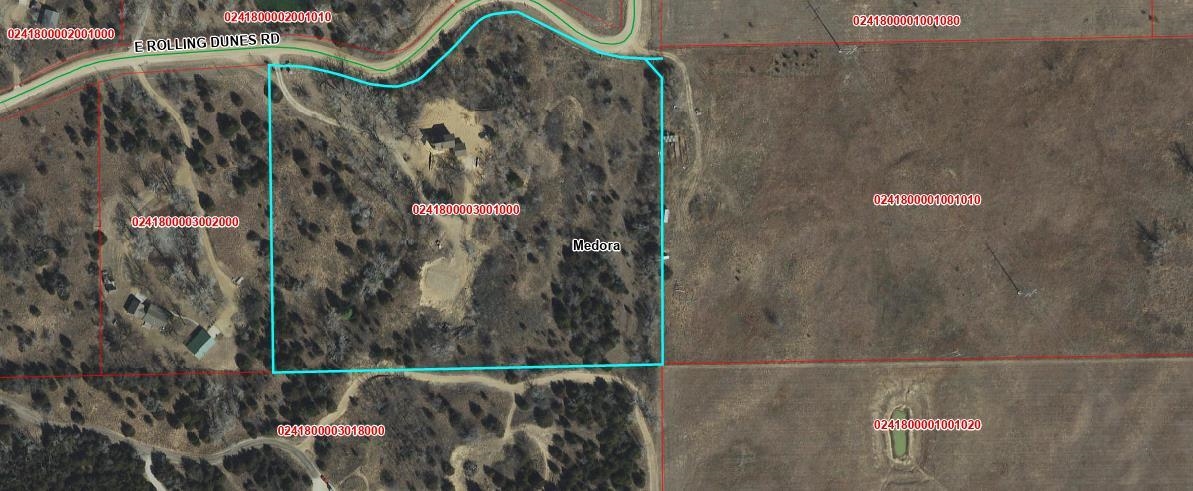 803 Rolling Dunes Rd, Hutchinson, KS 67502