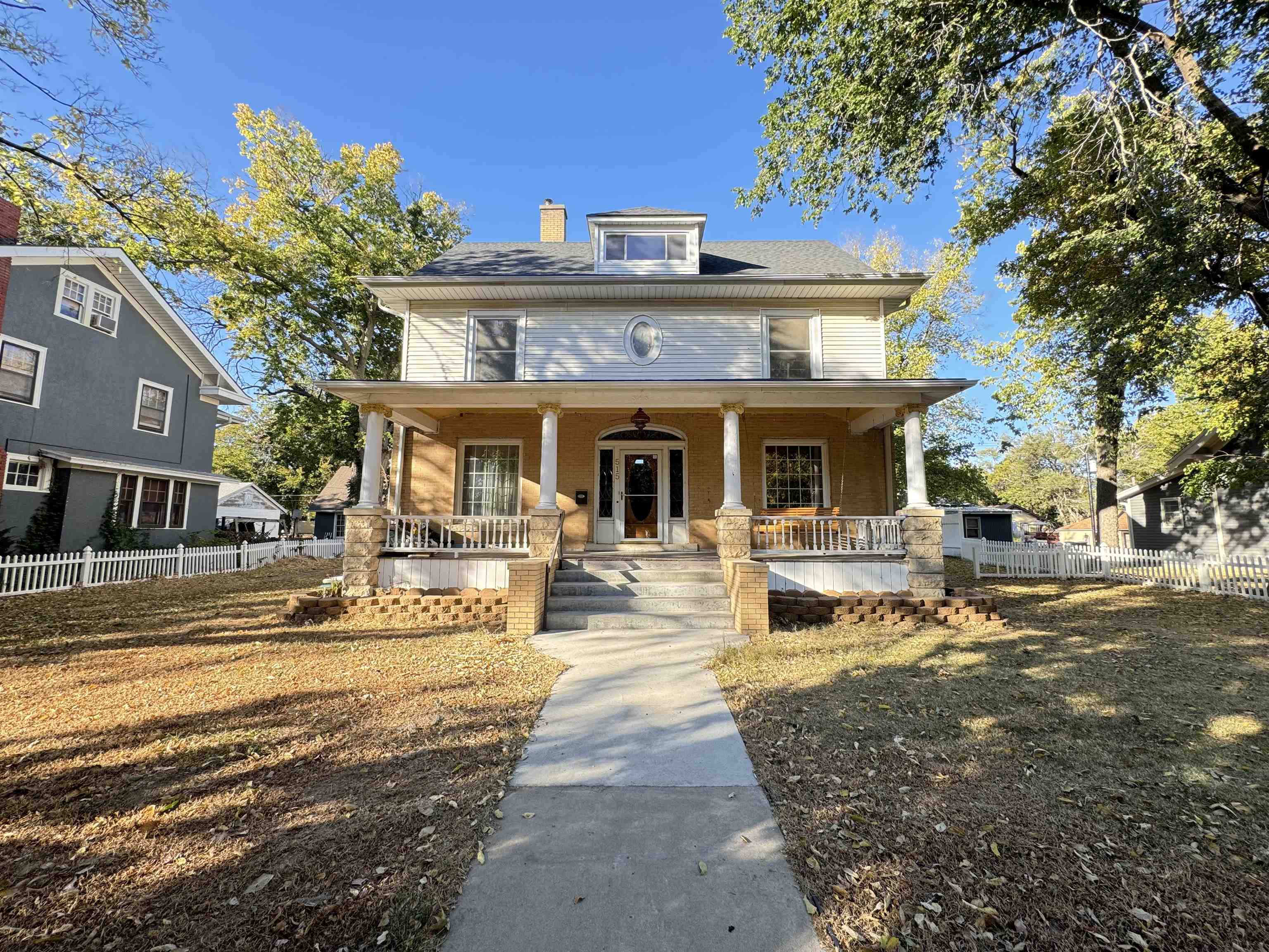 515 Lane St, Clay Center, KS 67432