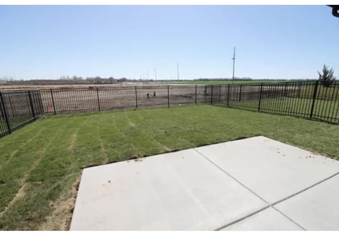 16289-91 W Ike Ct, Wichita, KS 67052