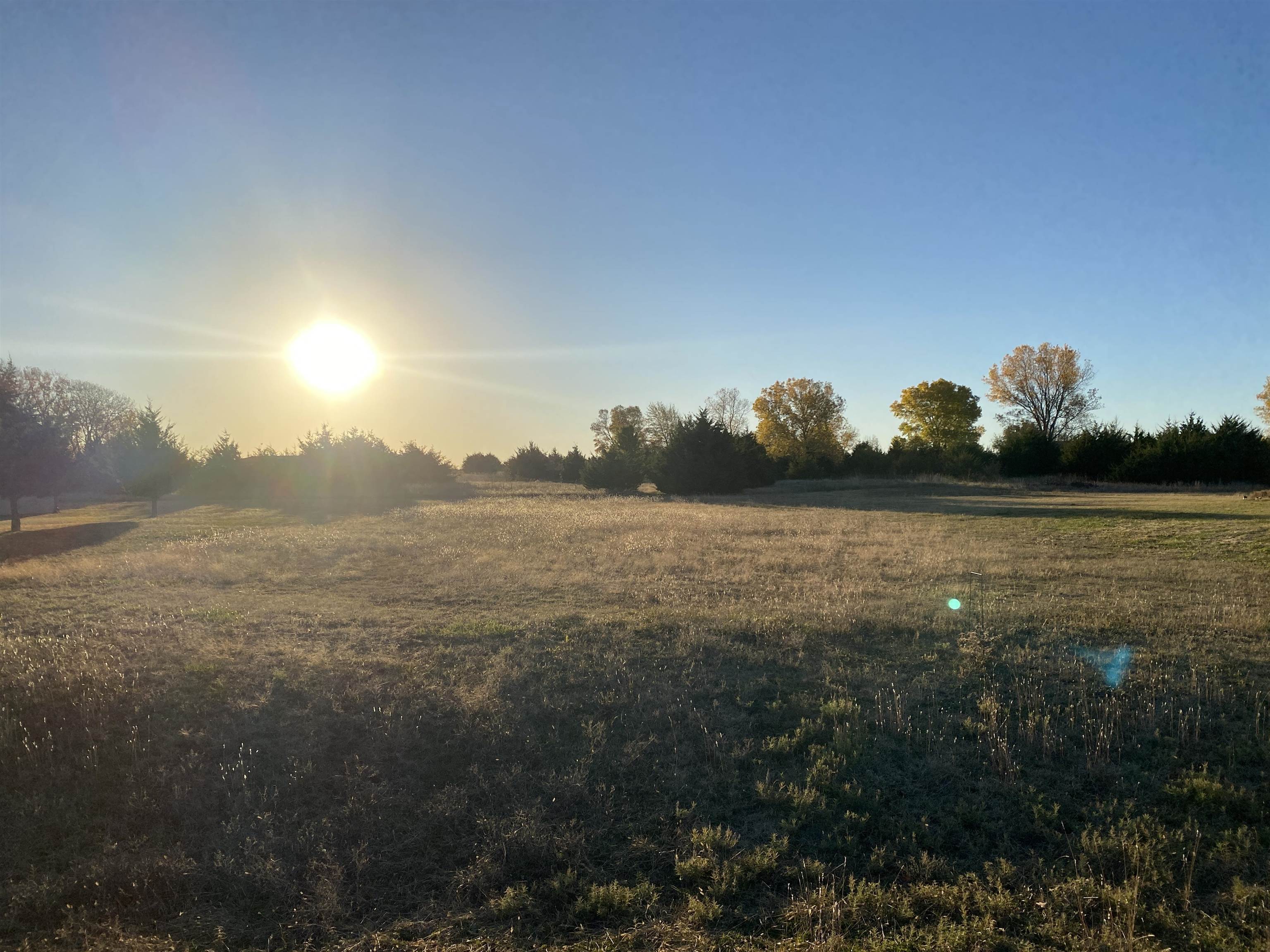1661 W Larkin Dr, Milton, KS 67106