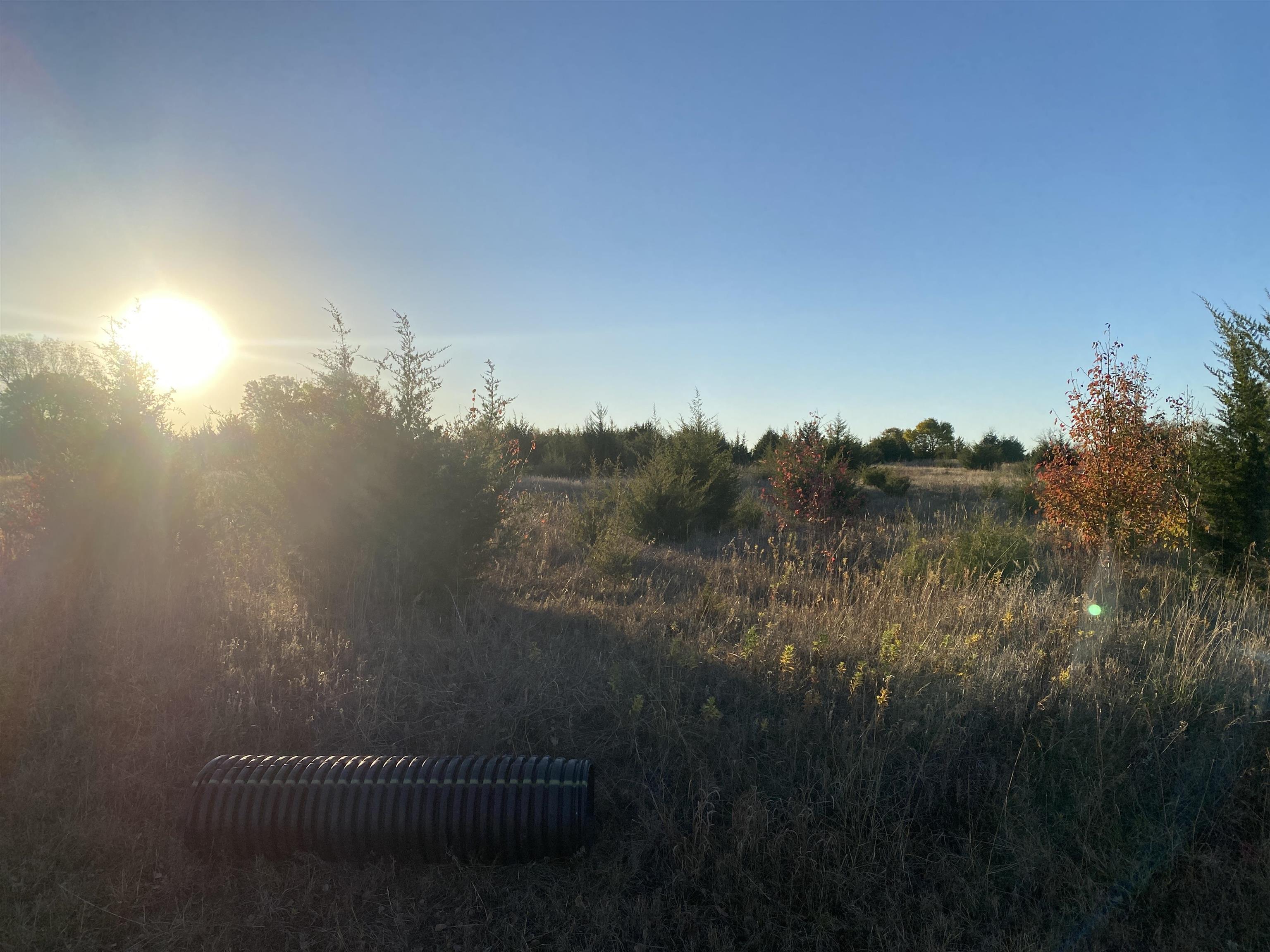 1667 W Larkin Dr, Milton, KS 67106