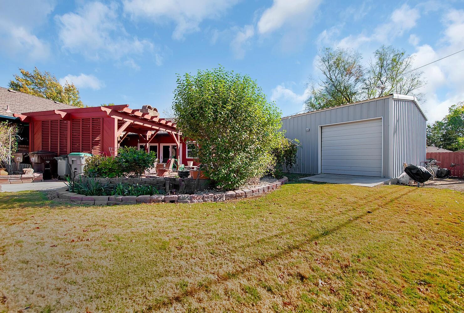 401 S Fairhaven Rd, Wichita, KS 67209