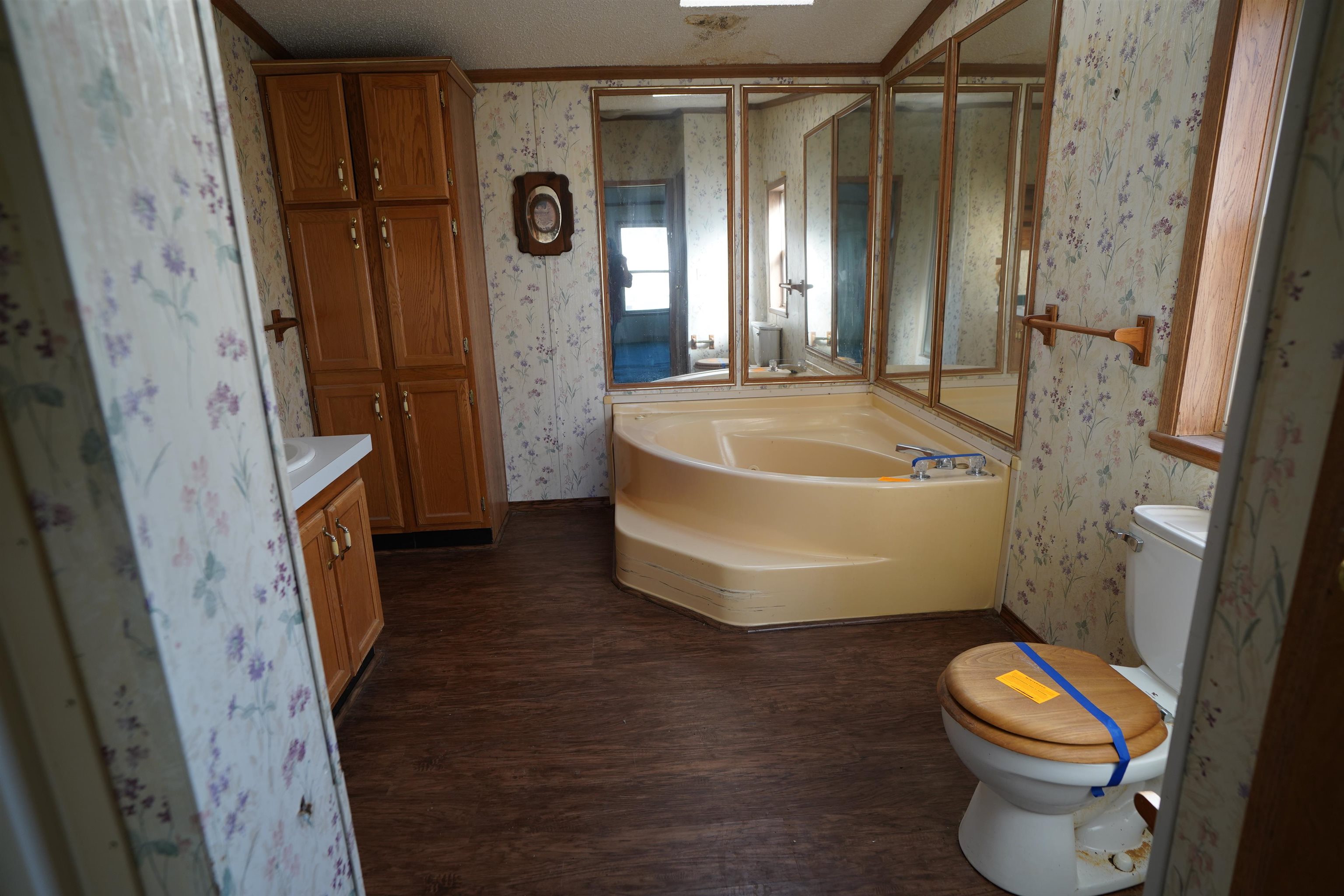 9610 SE Kay Dr, Leon, KS 67074