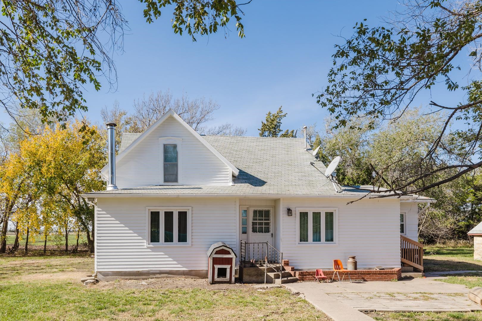 2510 Chisholm Rd, Canton, KS 67428