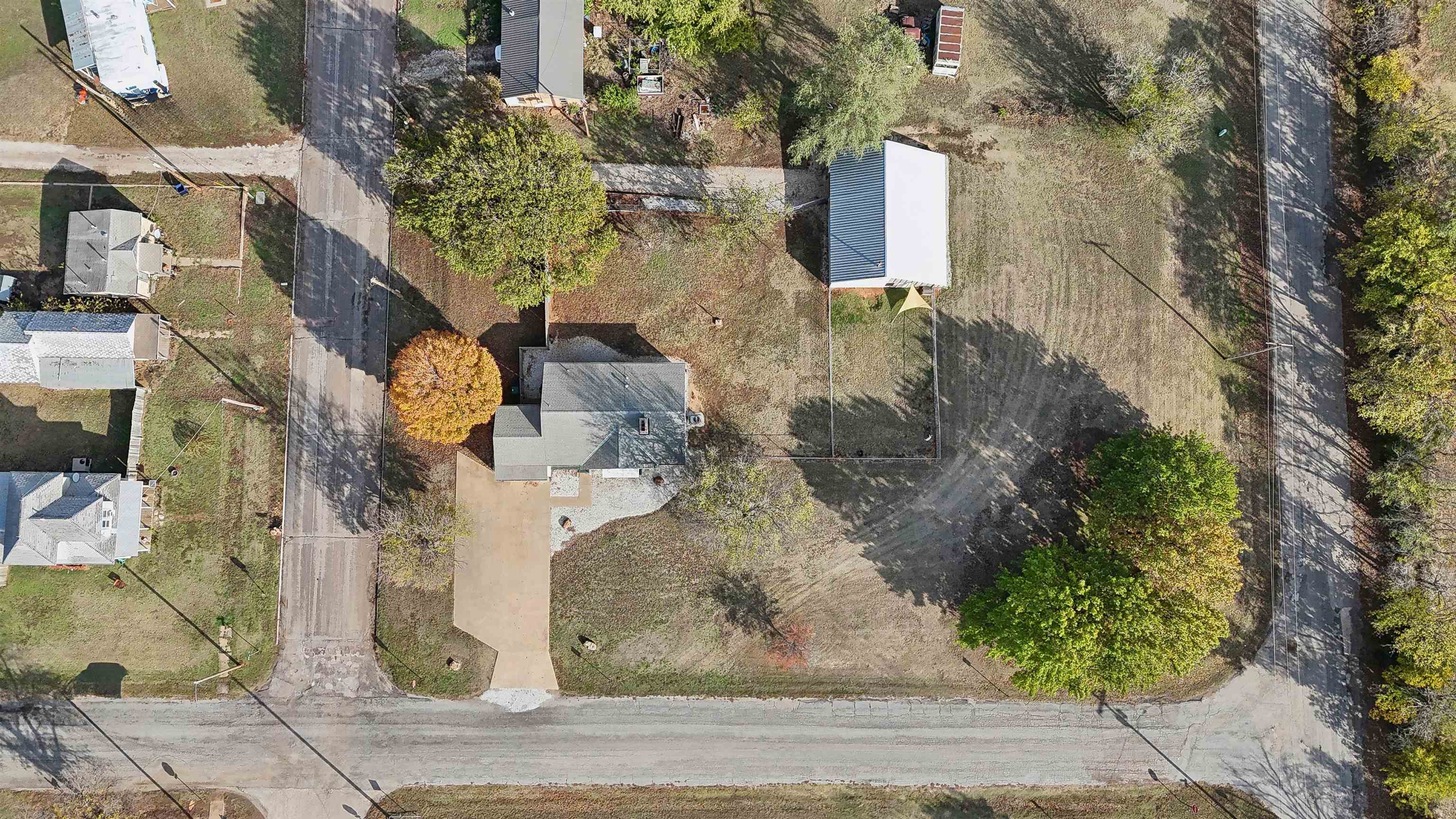 2 S Boyd St, Caldwell, KS 67022