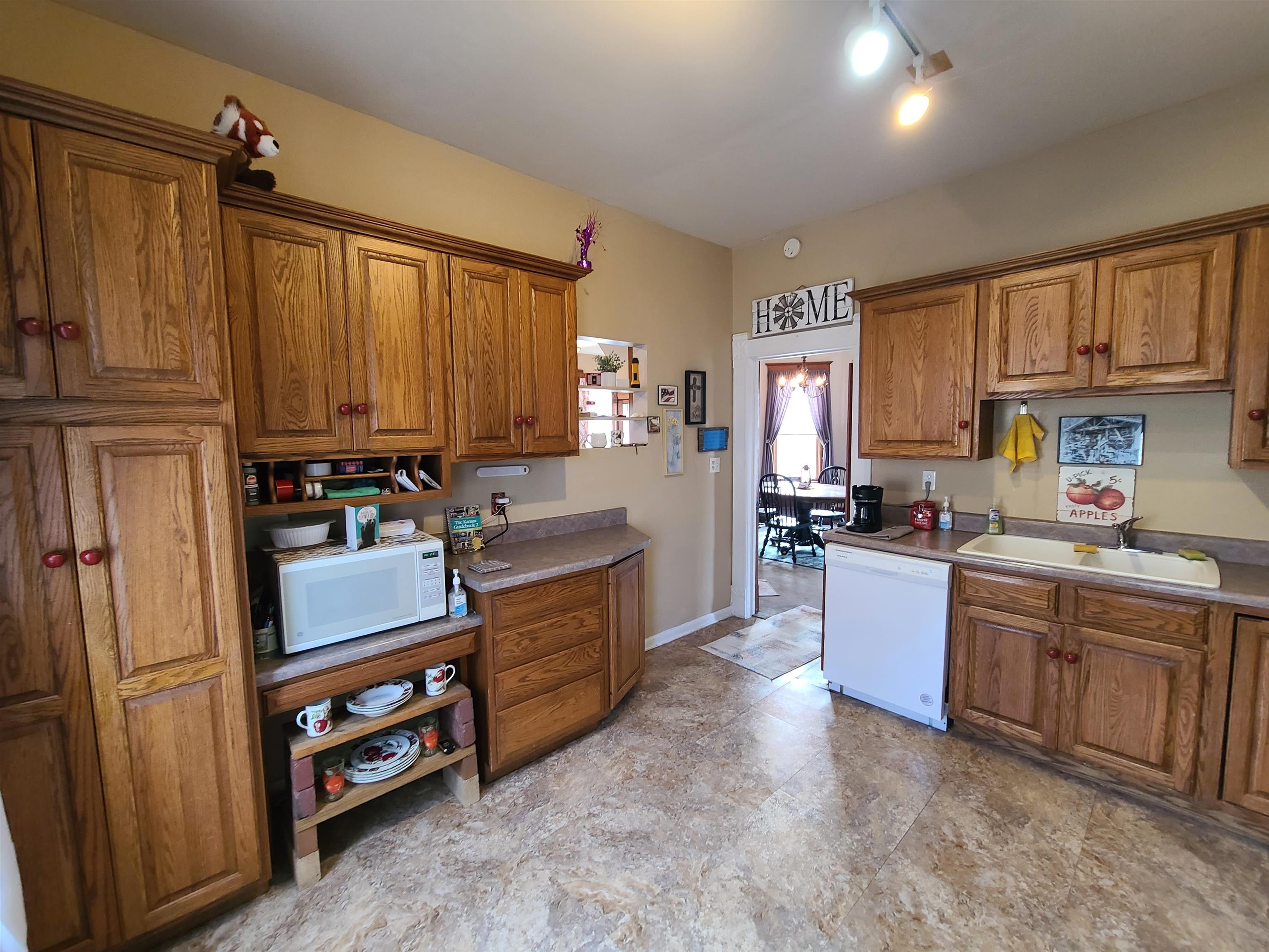 321 N Lincoln St, Marquette, KS 67464