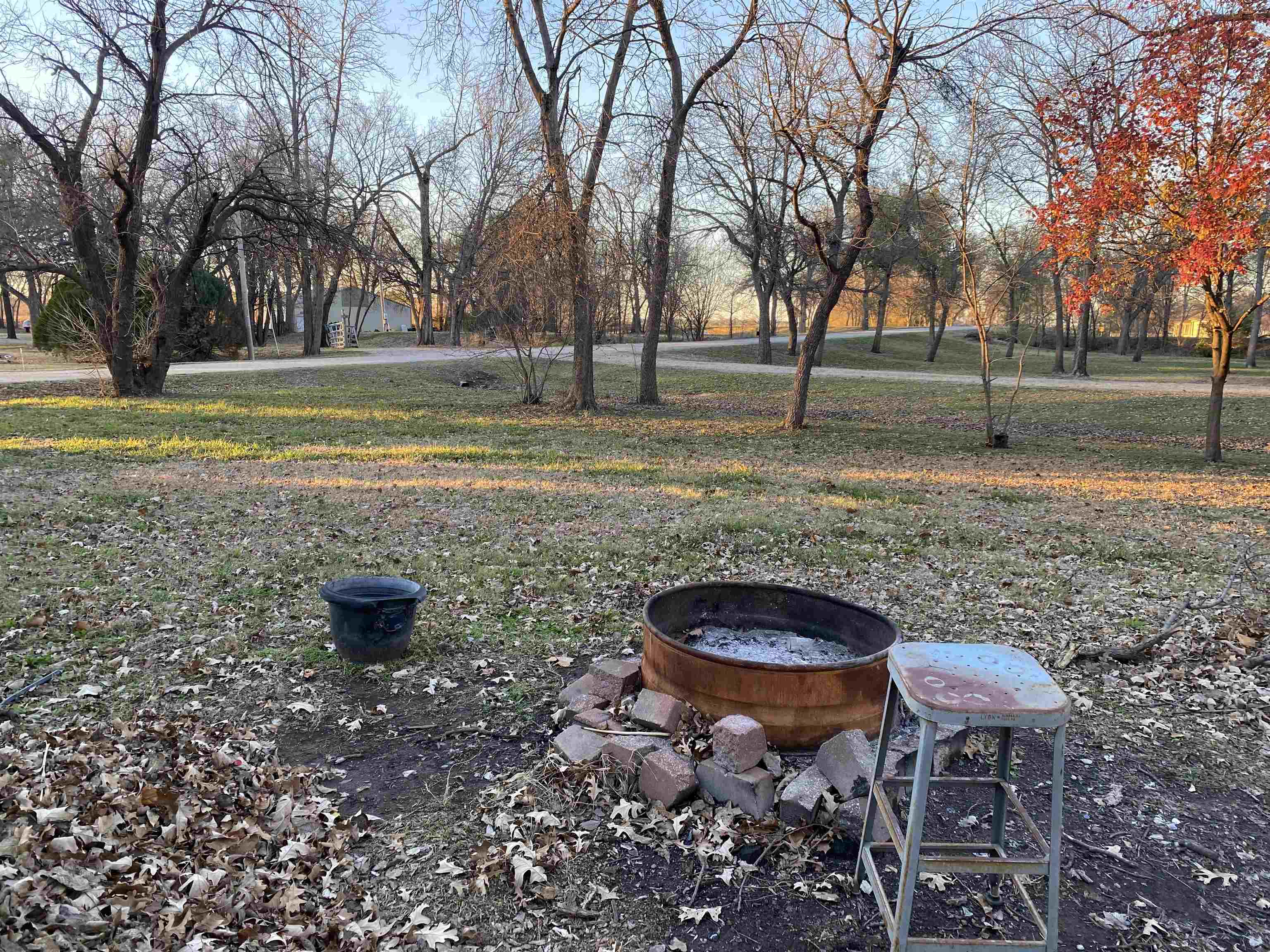 321 Hawkes St, Gypsum, KS 67448