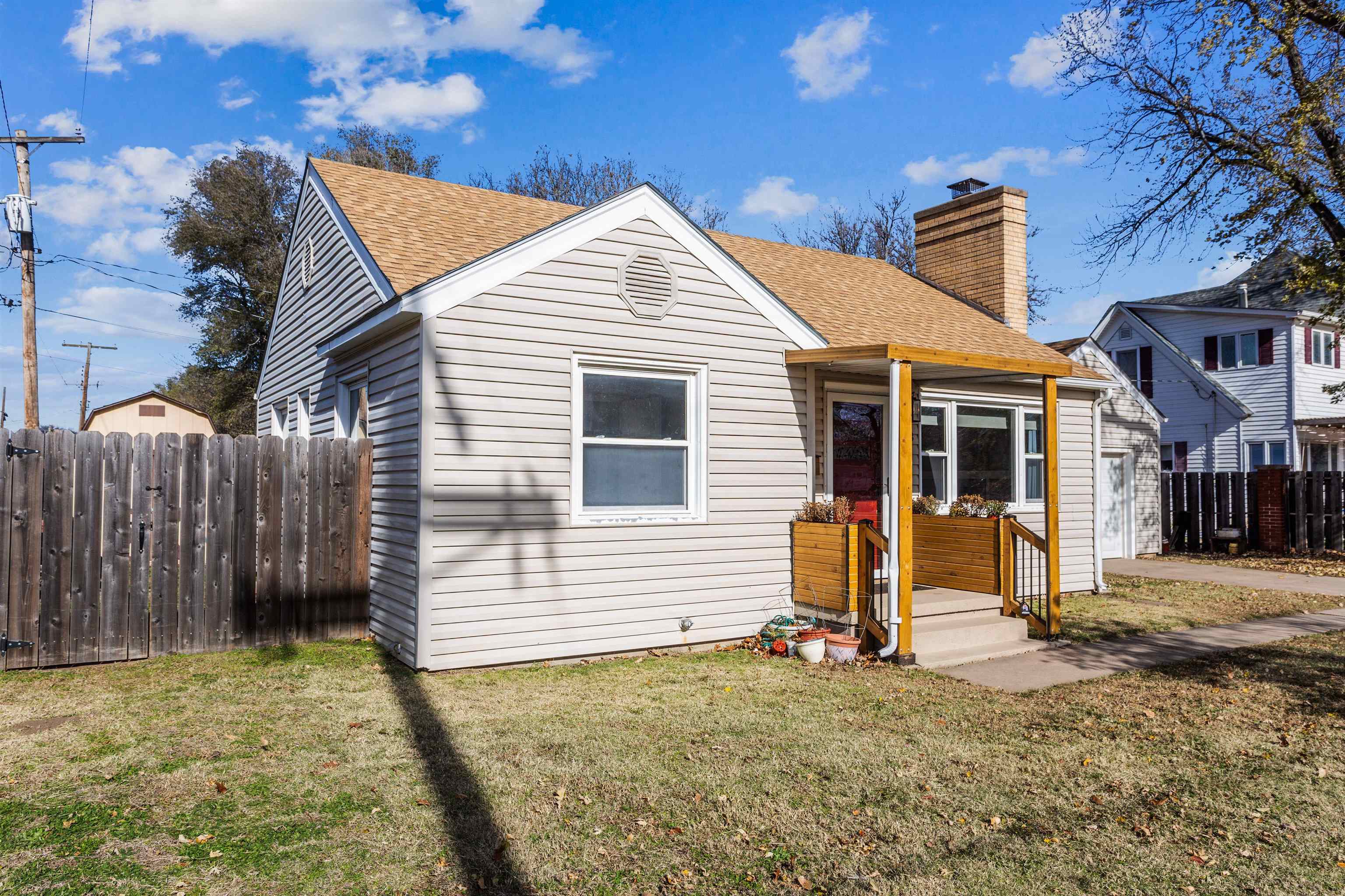 208 W Adams, Sterling, KS 67579