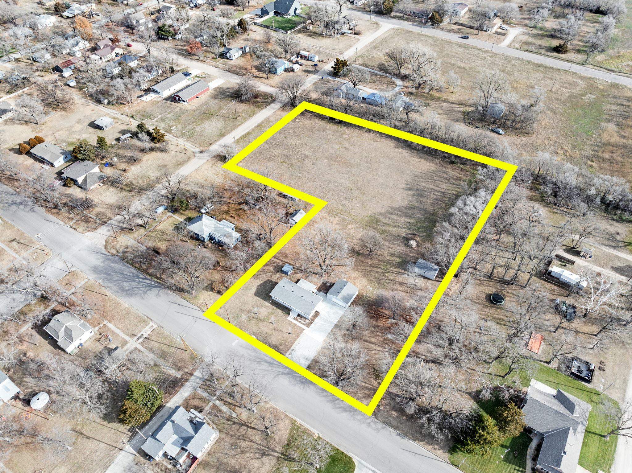312 S 3rd, Sterling, KS 67579