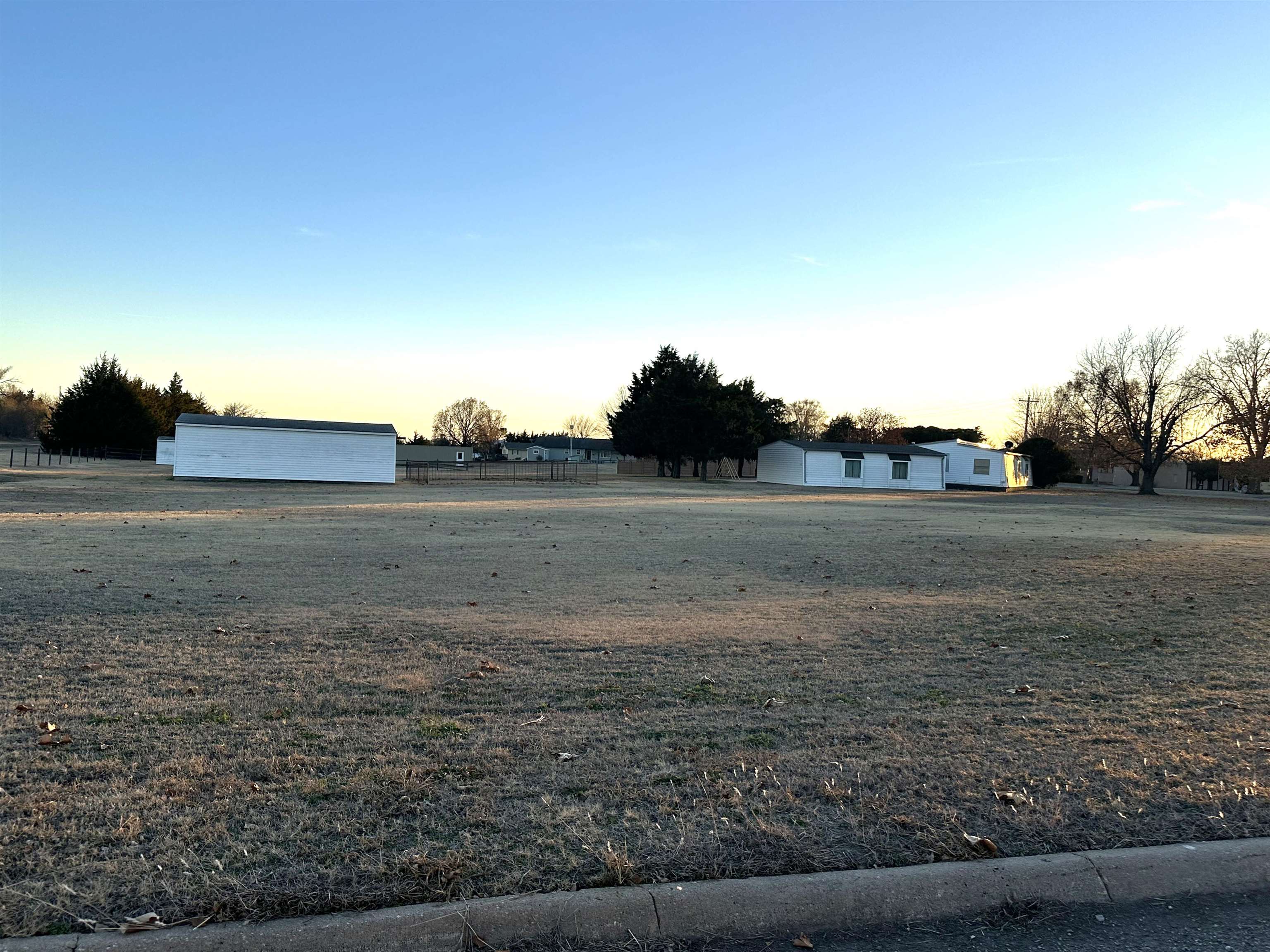 1102 Dickinson St, Kiowa, KS 67070