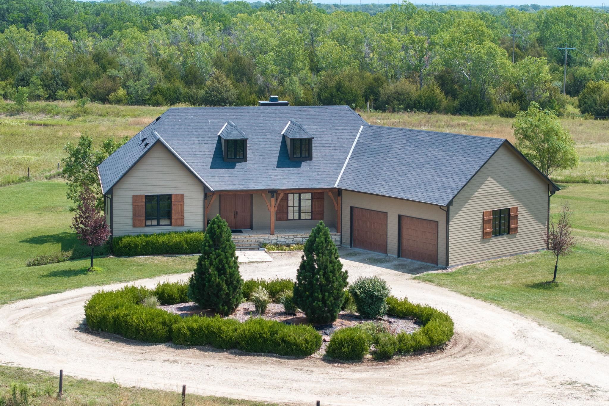 14622 E 69th St N, Benton, KS 67017