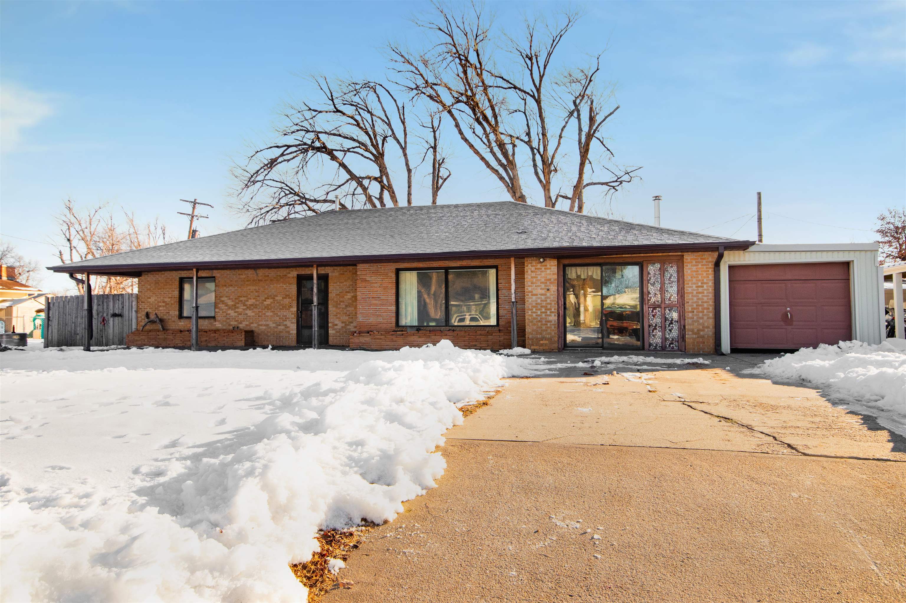 706 S Walnut St, Hutchinson, KS 67505