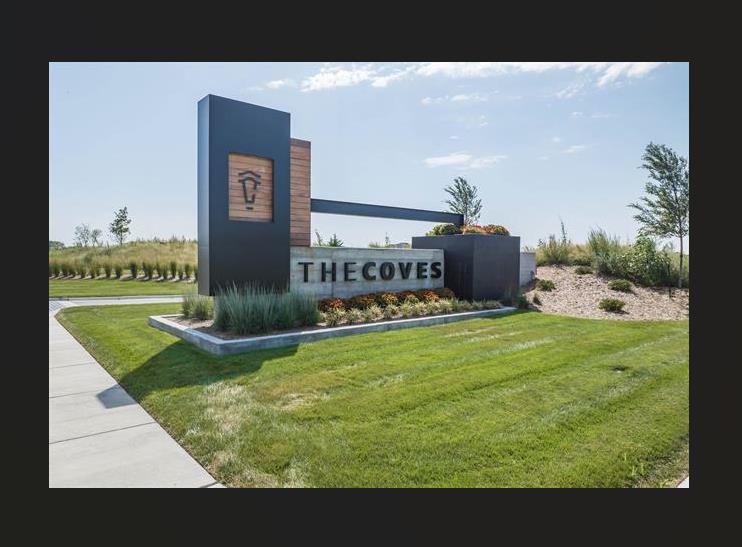 8365 W Waterway Ct, Maize, KS 67101