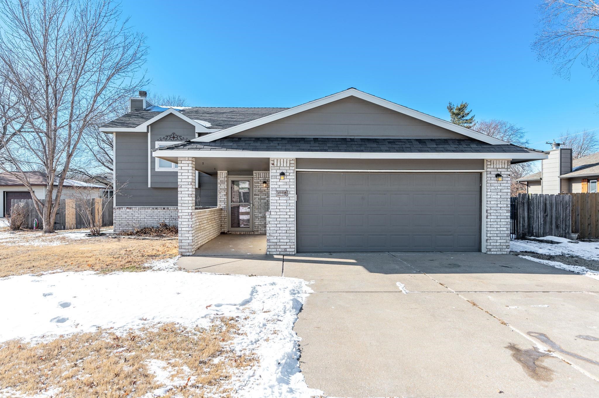 410 N Huntington Rd, Andale, KS 67001