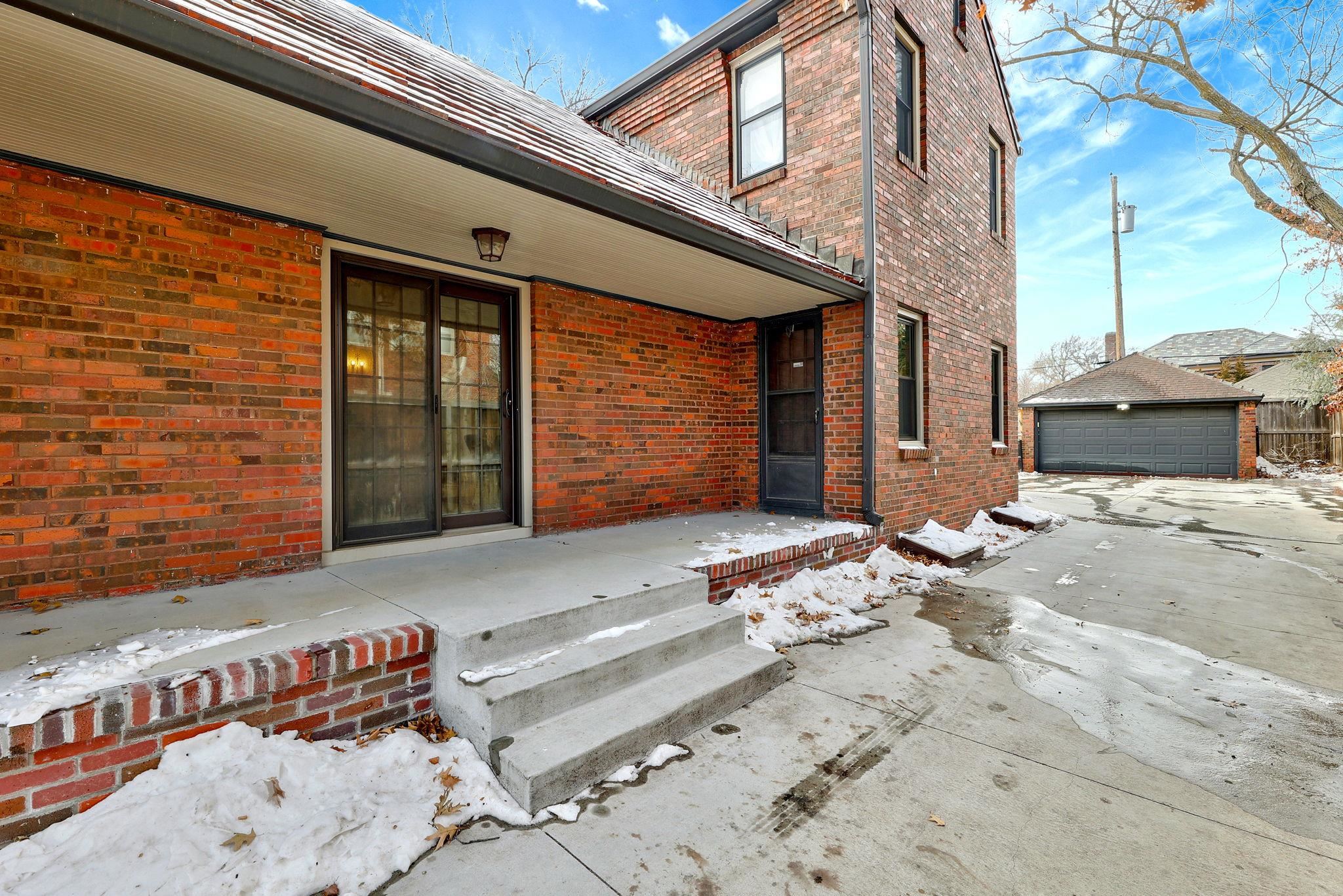 245 S Pershing St, Wichita, KS 67218