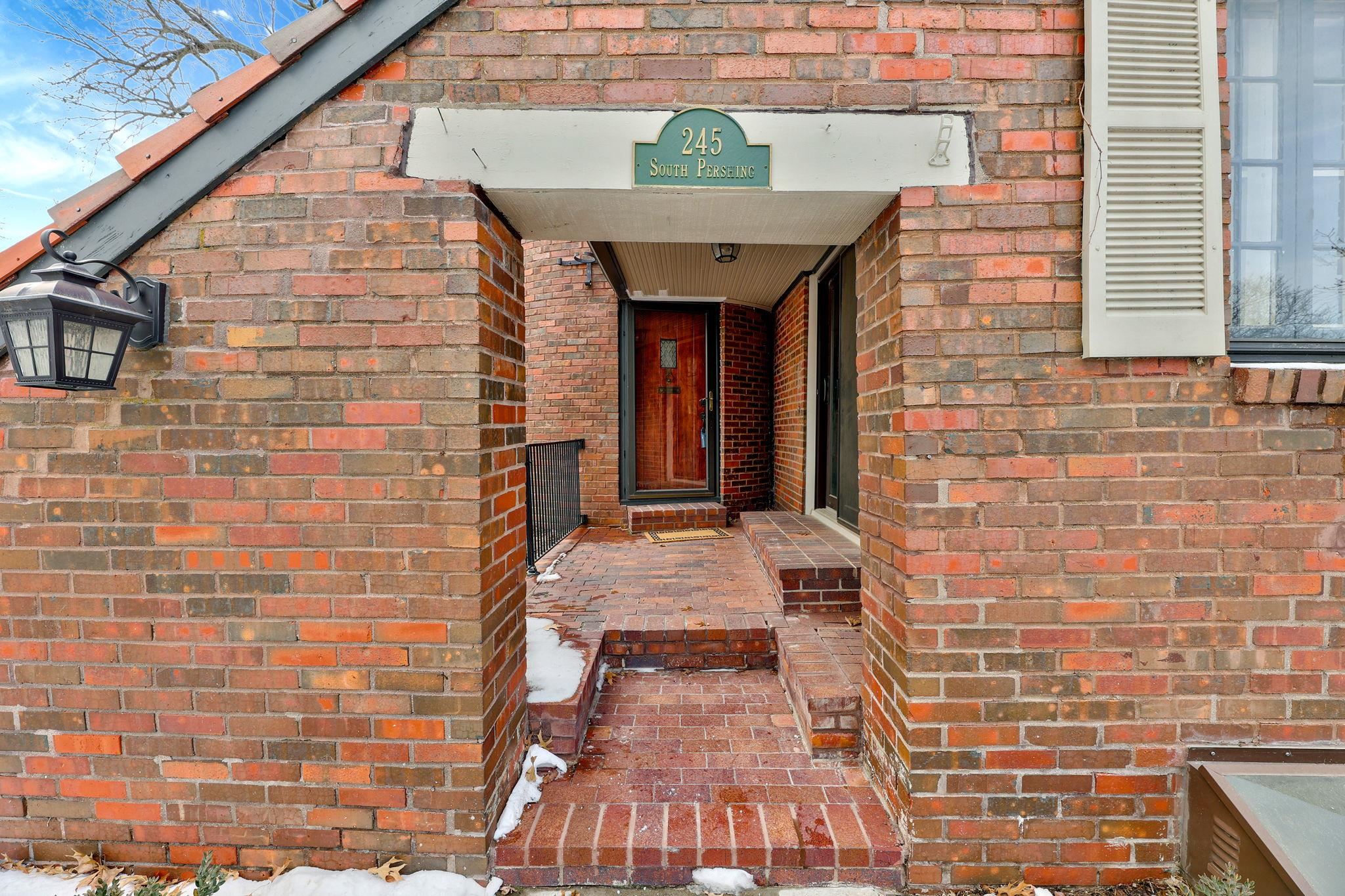 245 S Pershing St, Wichita, KS 67218