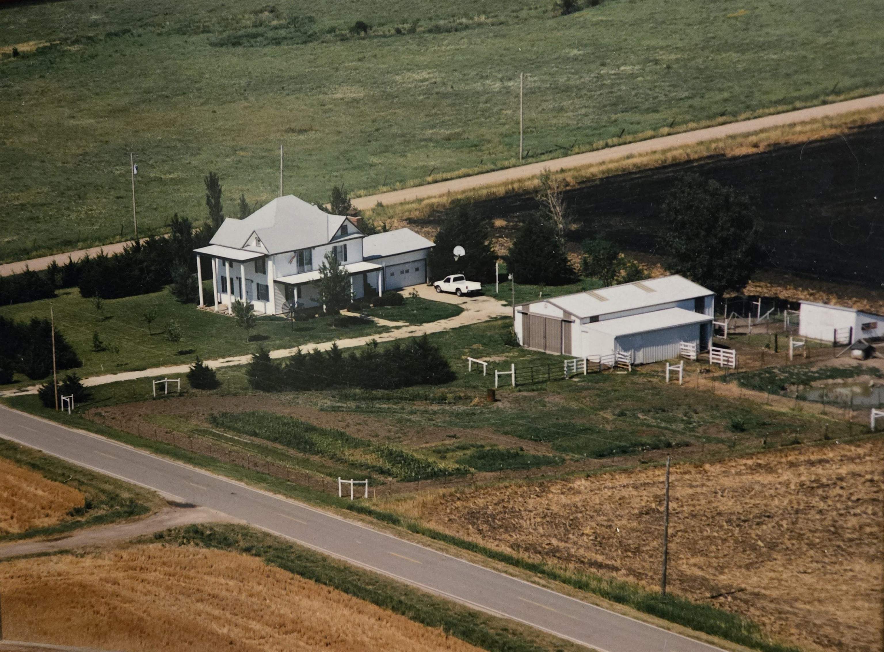 1196 27th Ave, Canton, KS 67428
