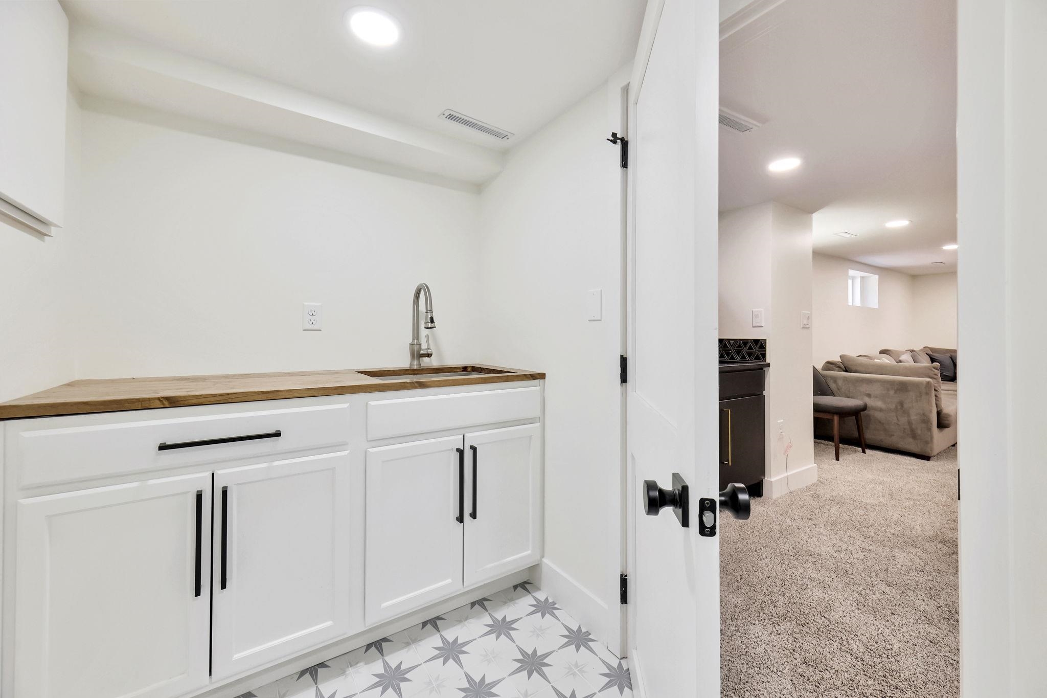 4323 E Waterman St, Wichita, KS 67218