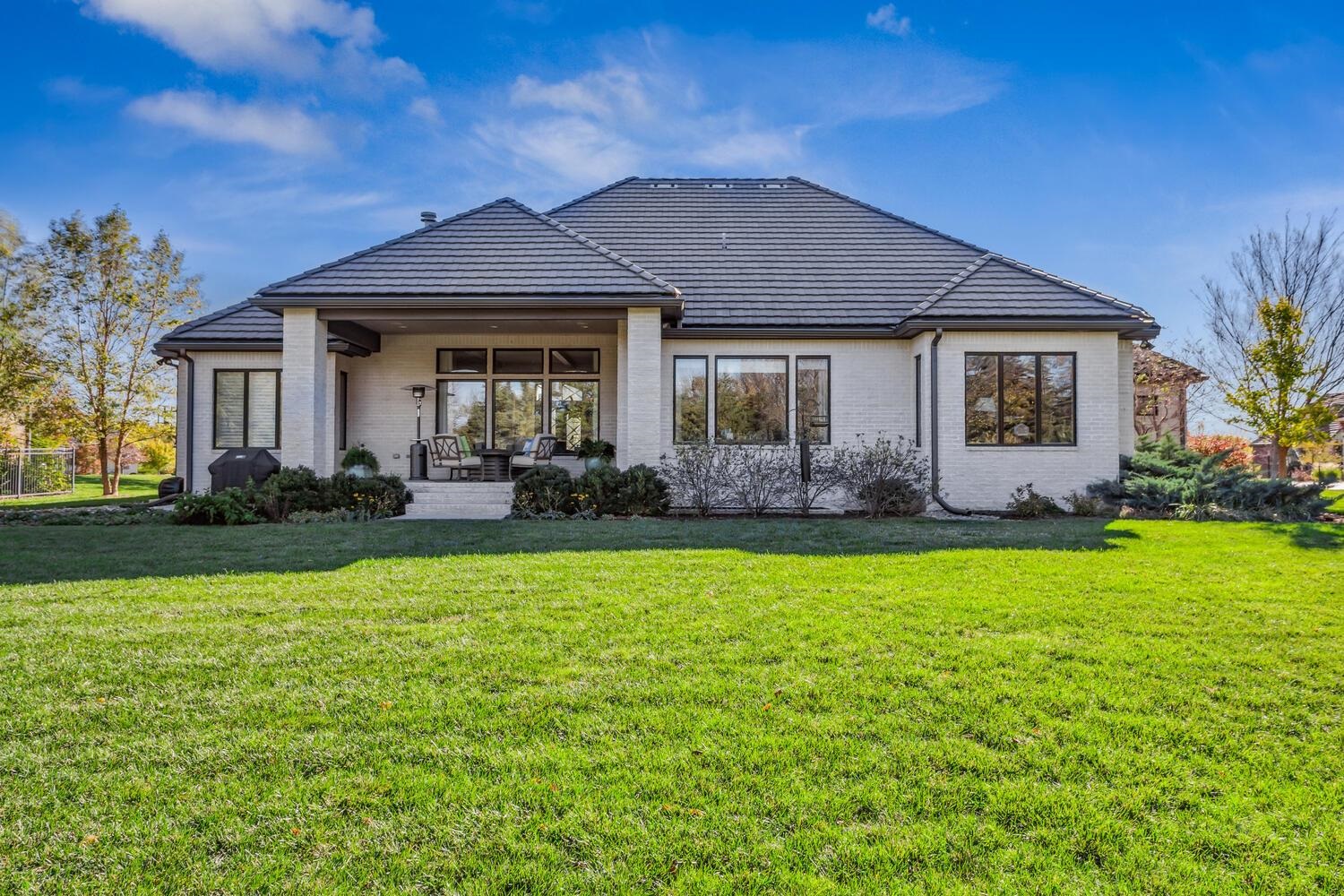 10512 E Summerfield Cir, Wichita, KS 67206
