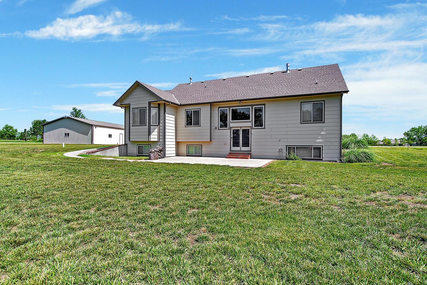 15751 E Evening Shade Ct, Benton, KS 67017