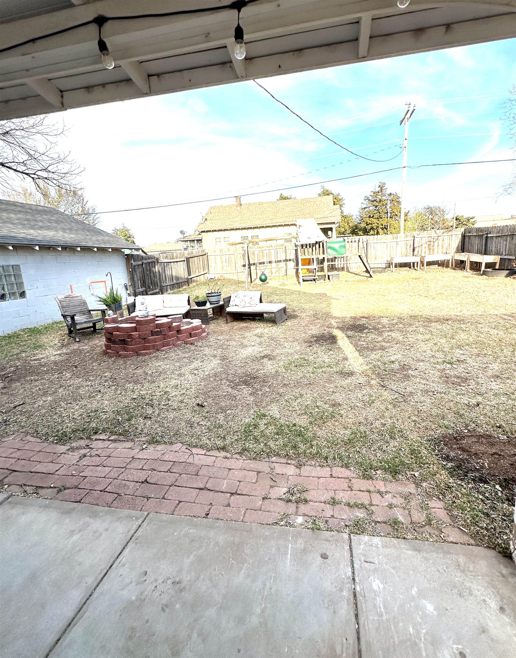 400 N Main St, Medicine Lodge, KS 67104