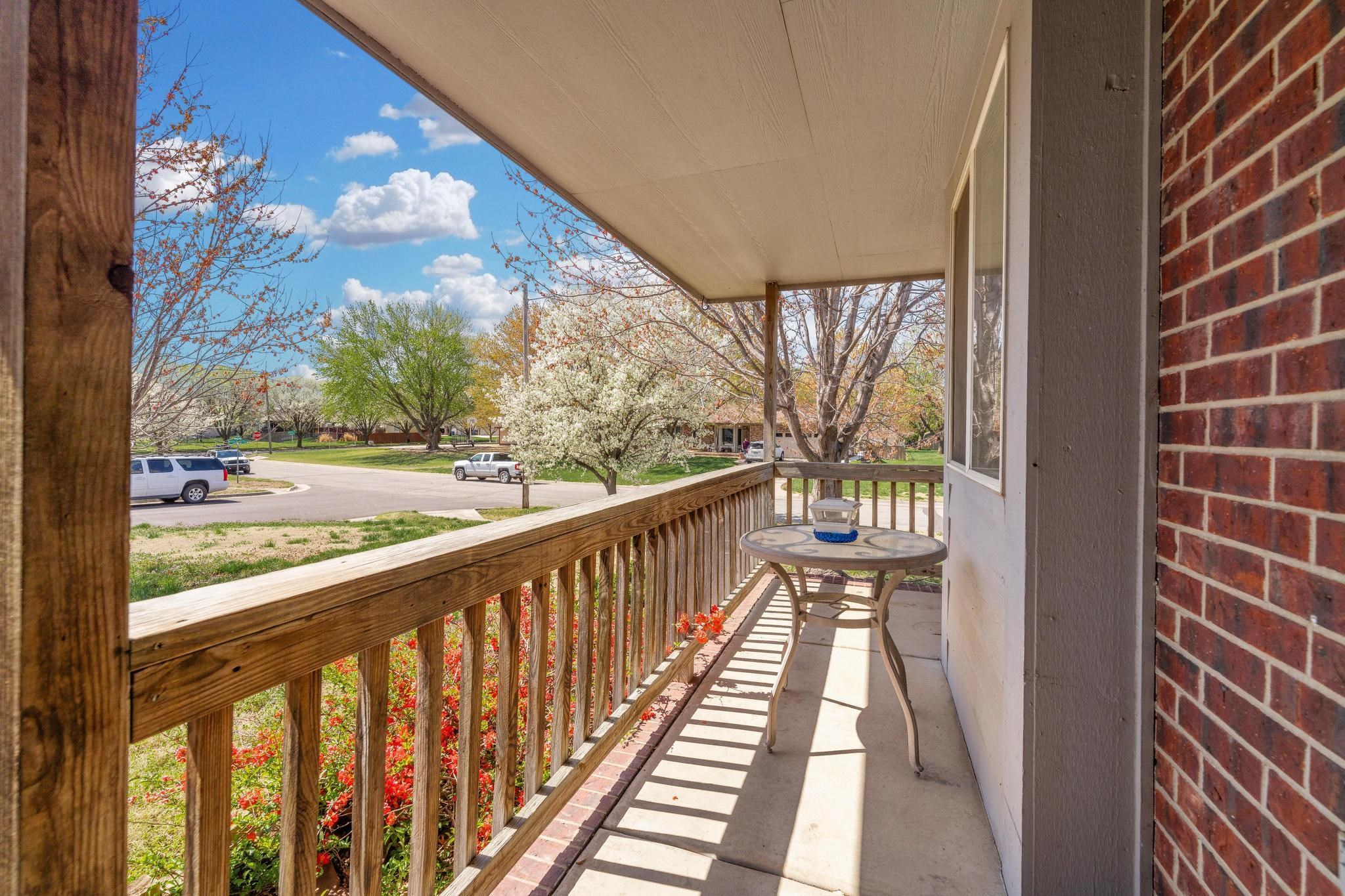 612 Hemmen Terrace Ct, Colwich, KS 67030