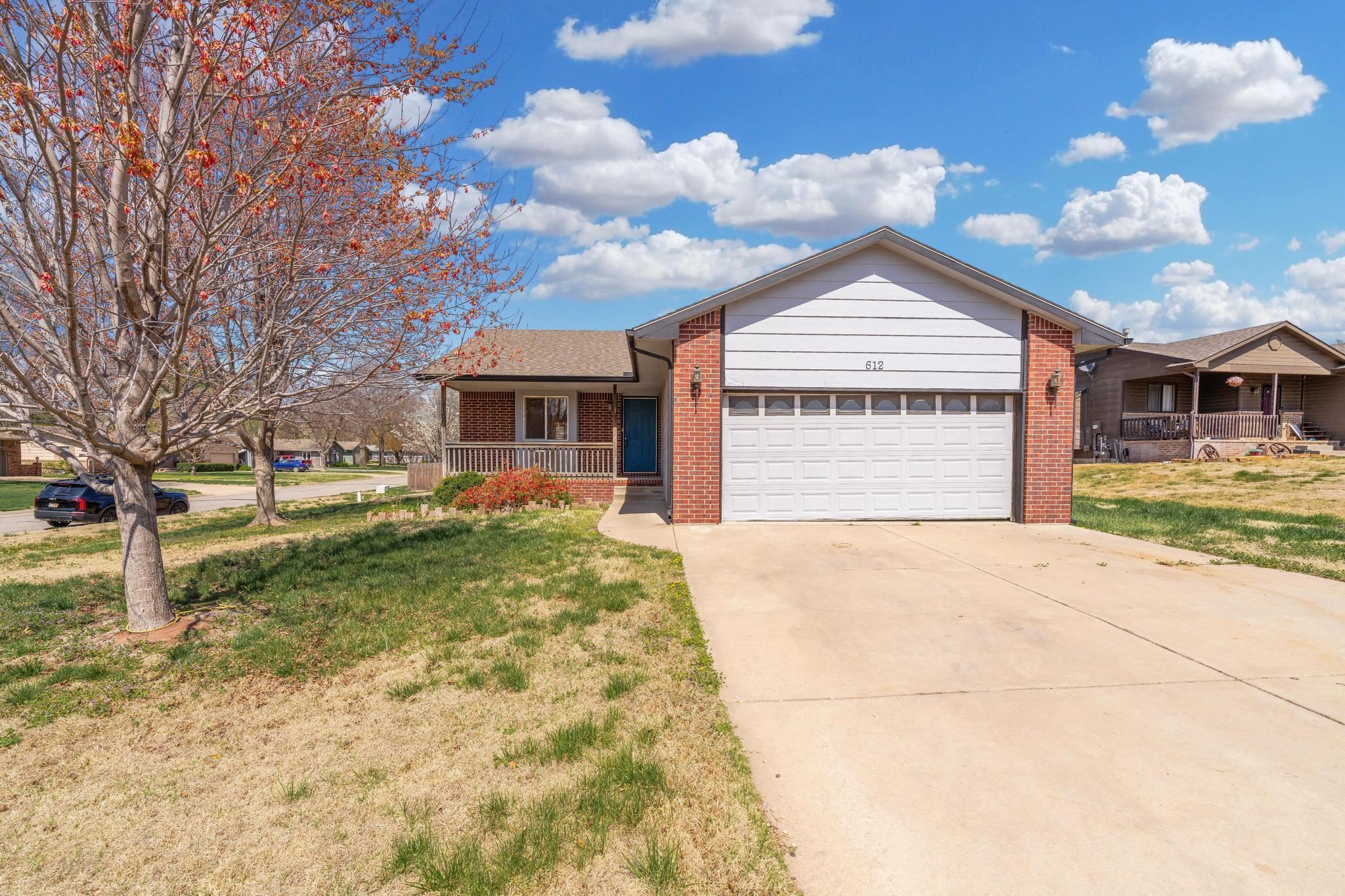612 Hemmen Terrace Ct, Colwich, KS 67030