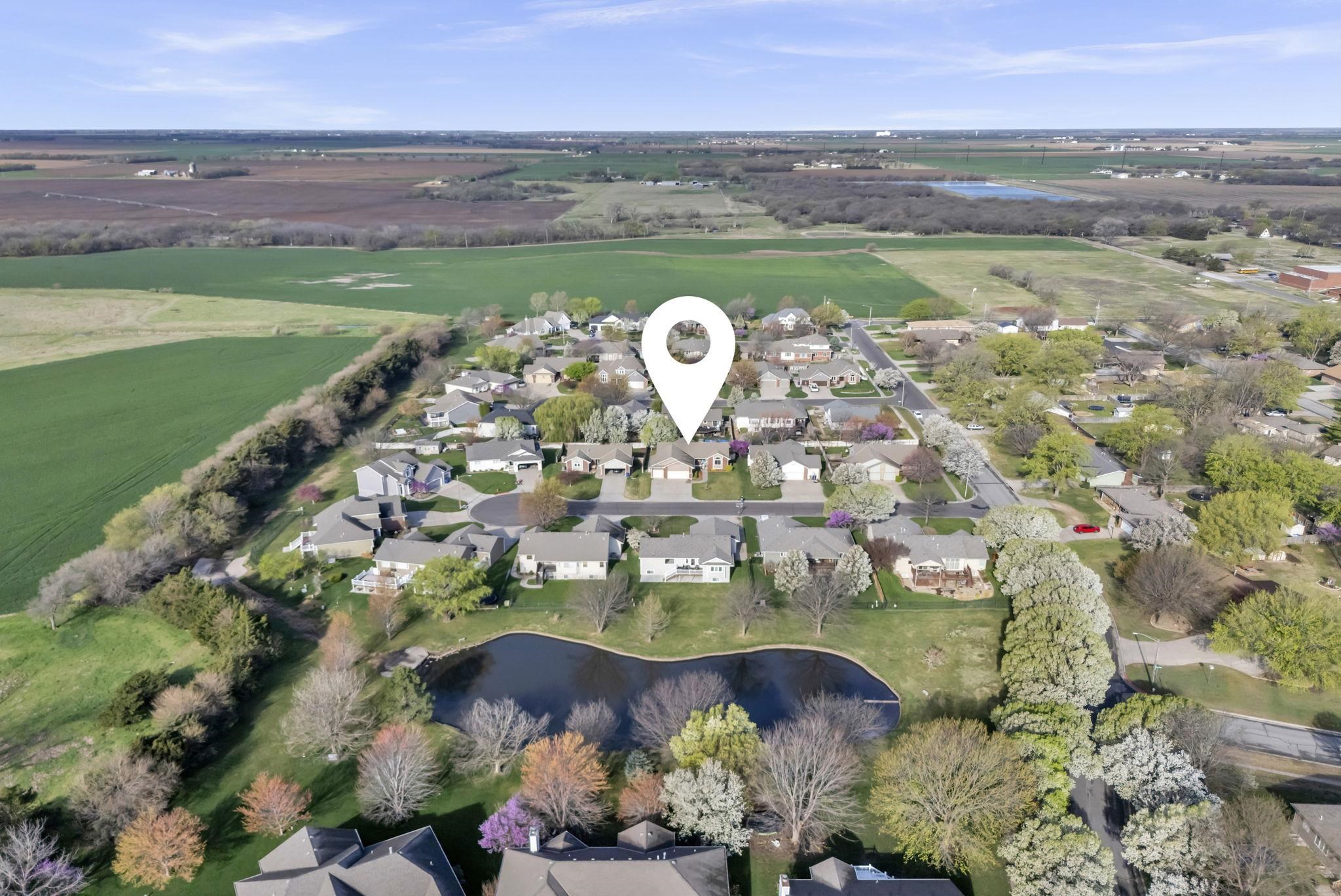 423 Homestead Ct, Colwich, KS 67030