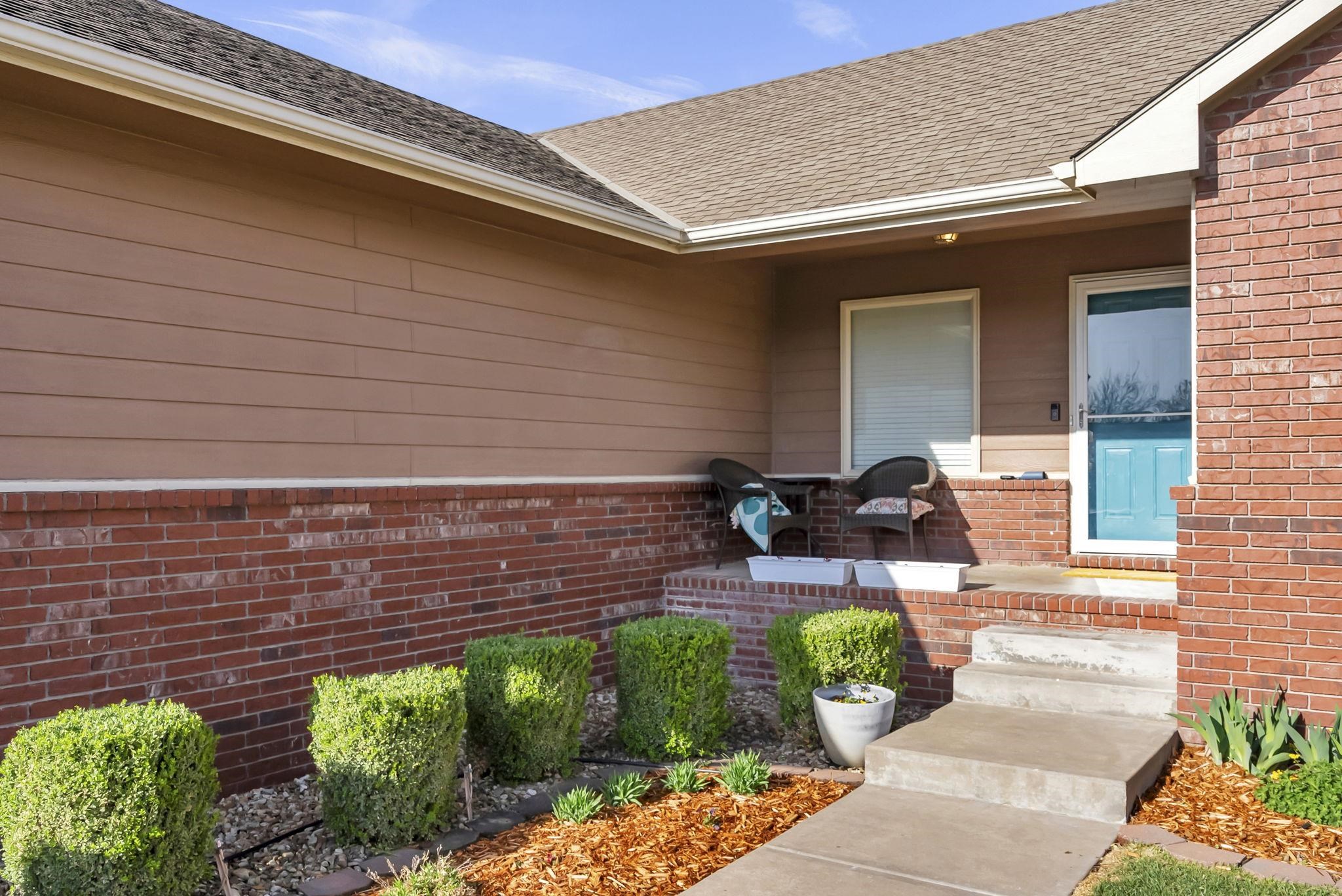 423 Homestead Ct, Colwich, KS 67030