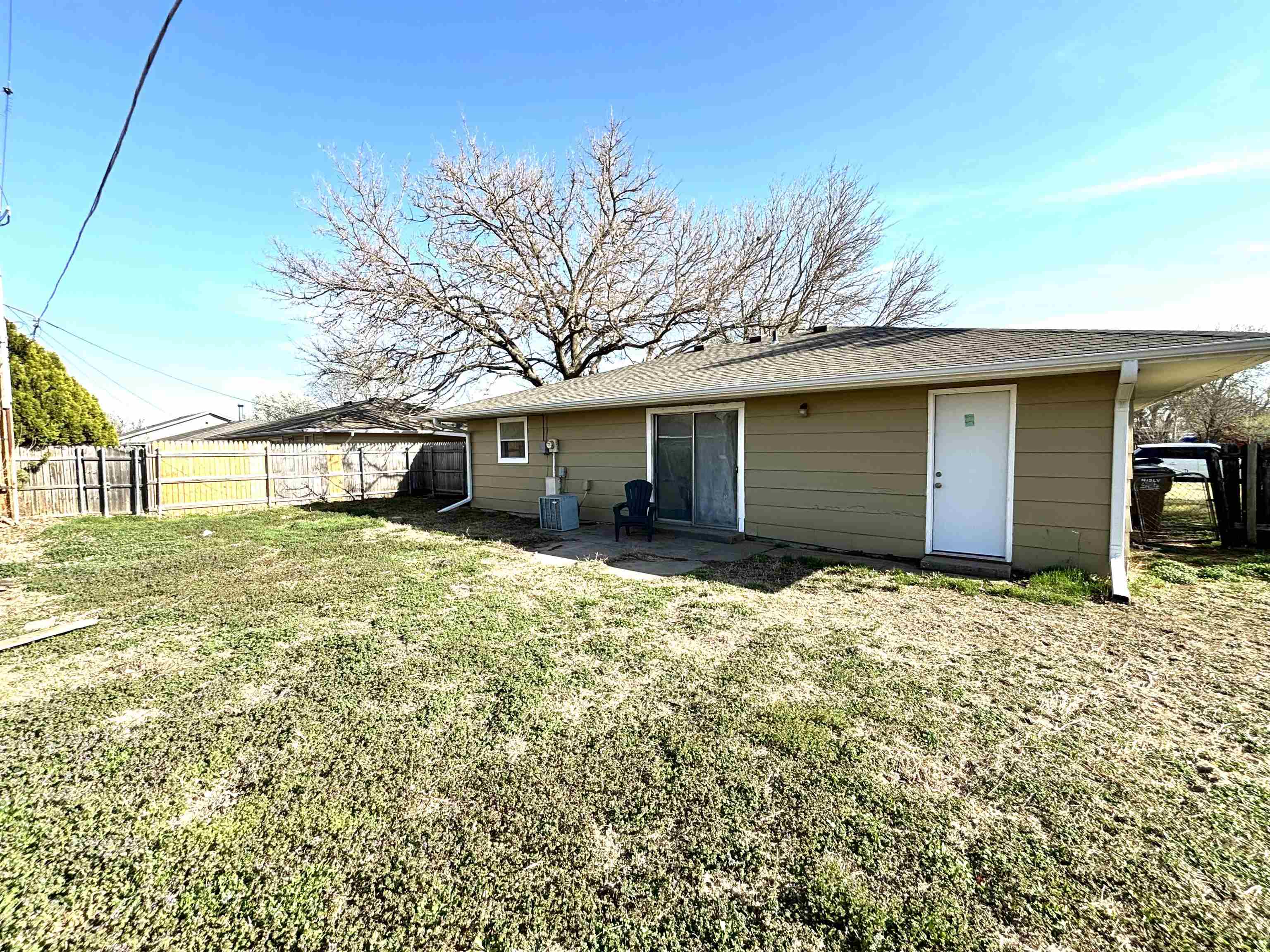 404 E Avenue A, Hutchinson, KS 67505