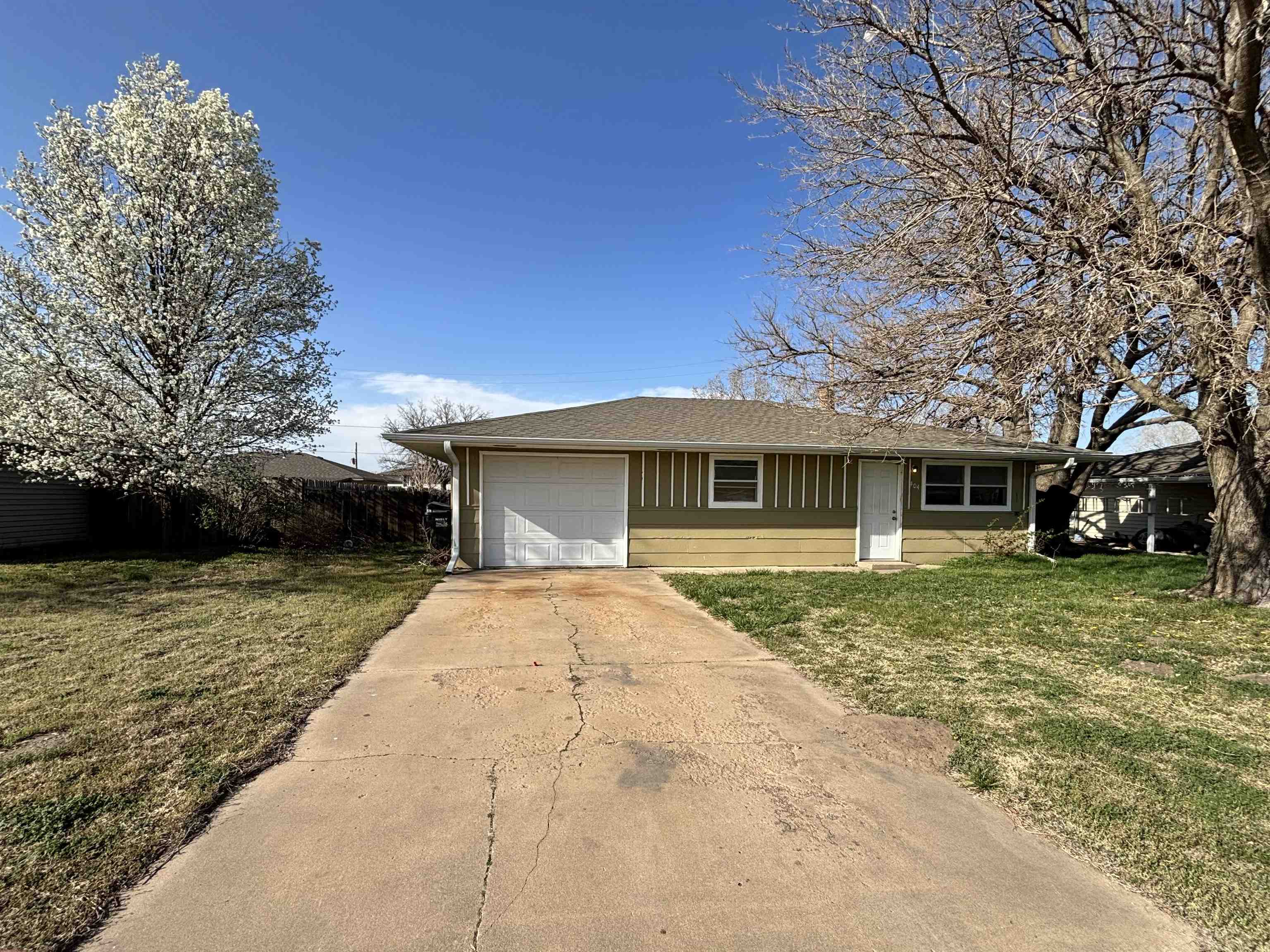 404 E Avenue A, Hutchinson, KS 67505