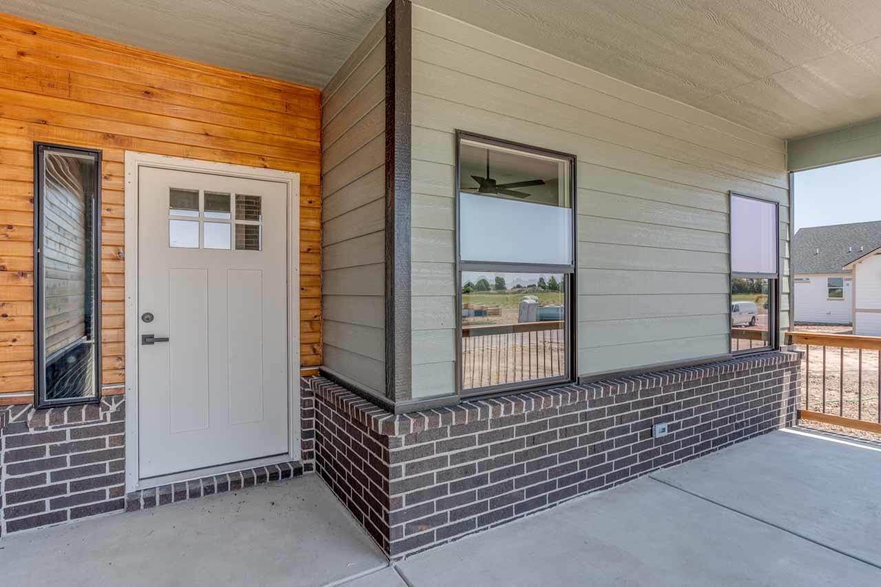 469 S Stoney Creek St, Clearwater, KS 67026