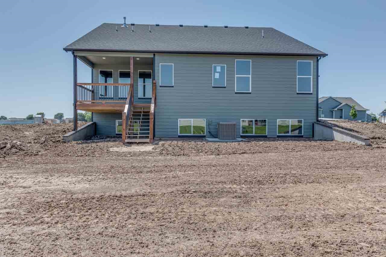 469 S Stoney Creek St, Clearwater, KS 67026