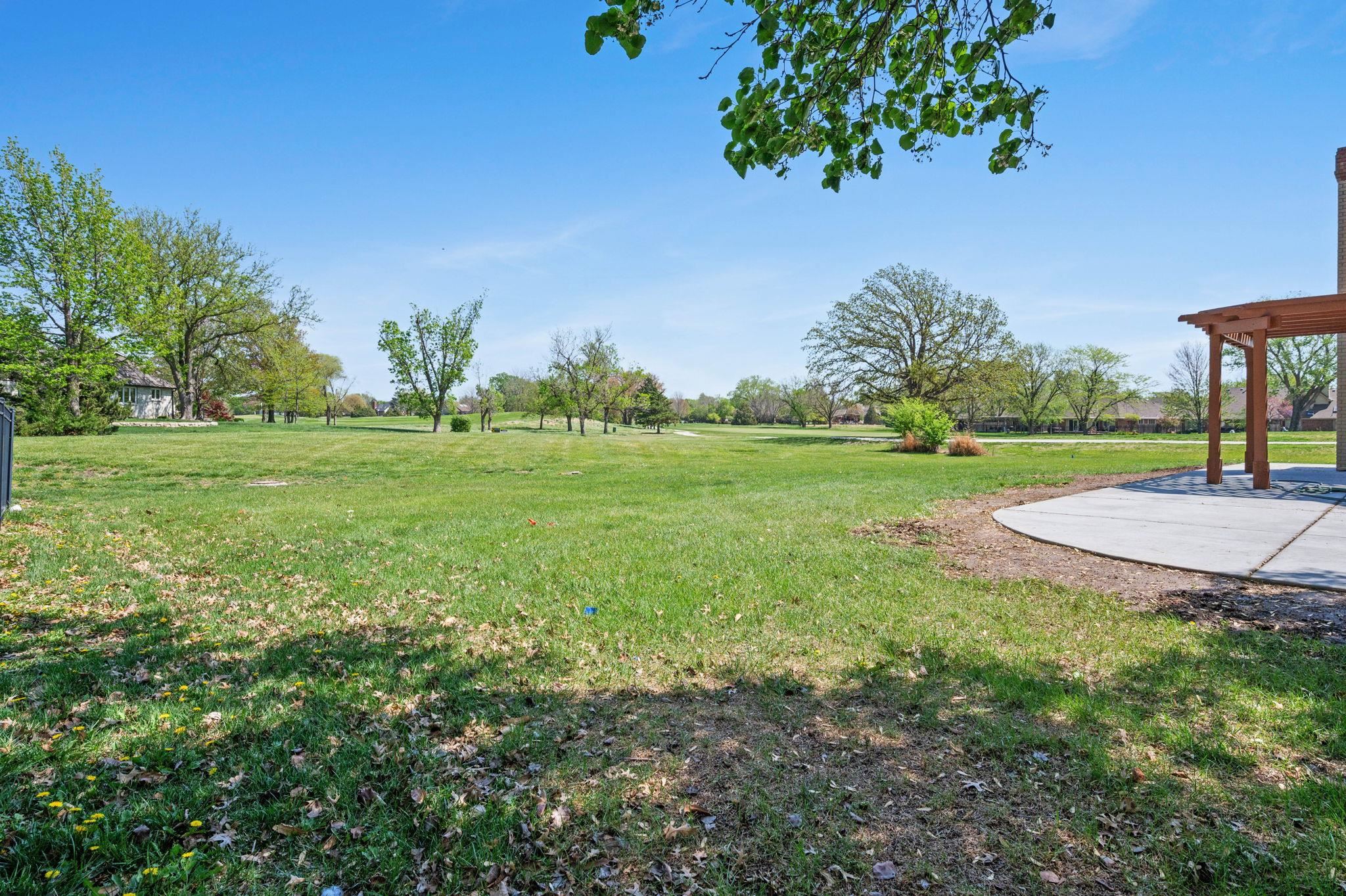 2310 N Greenleaf St, Wichita, KS 67226