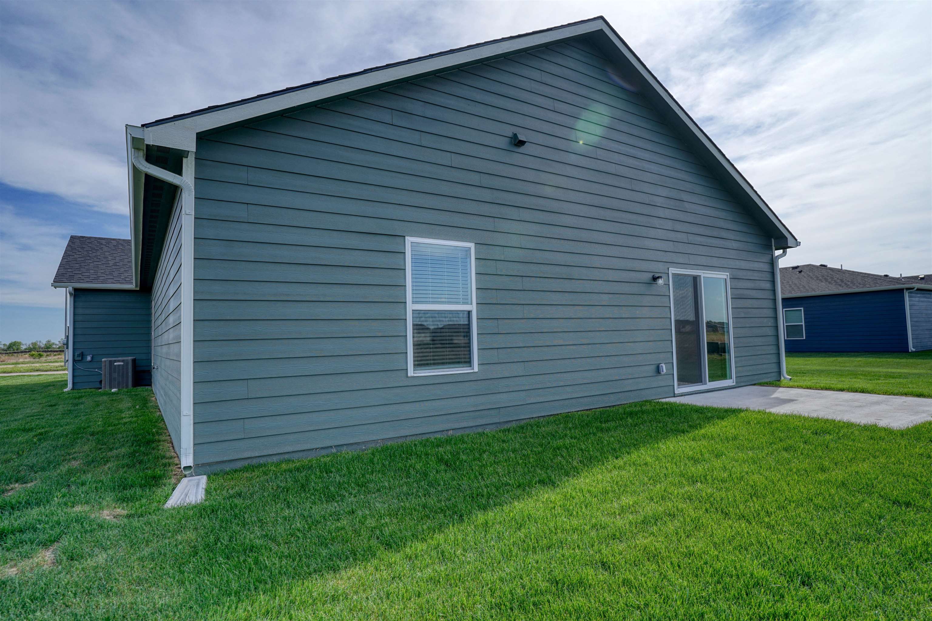 1325 Robin Dr, Mcpherson, KS 67460