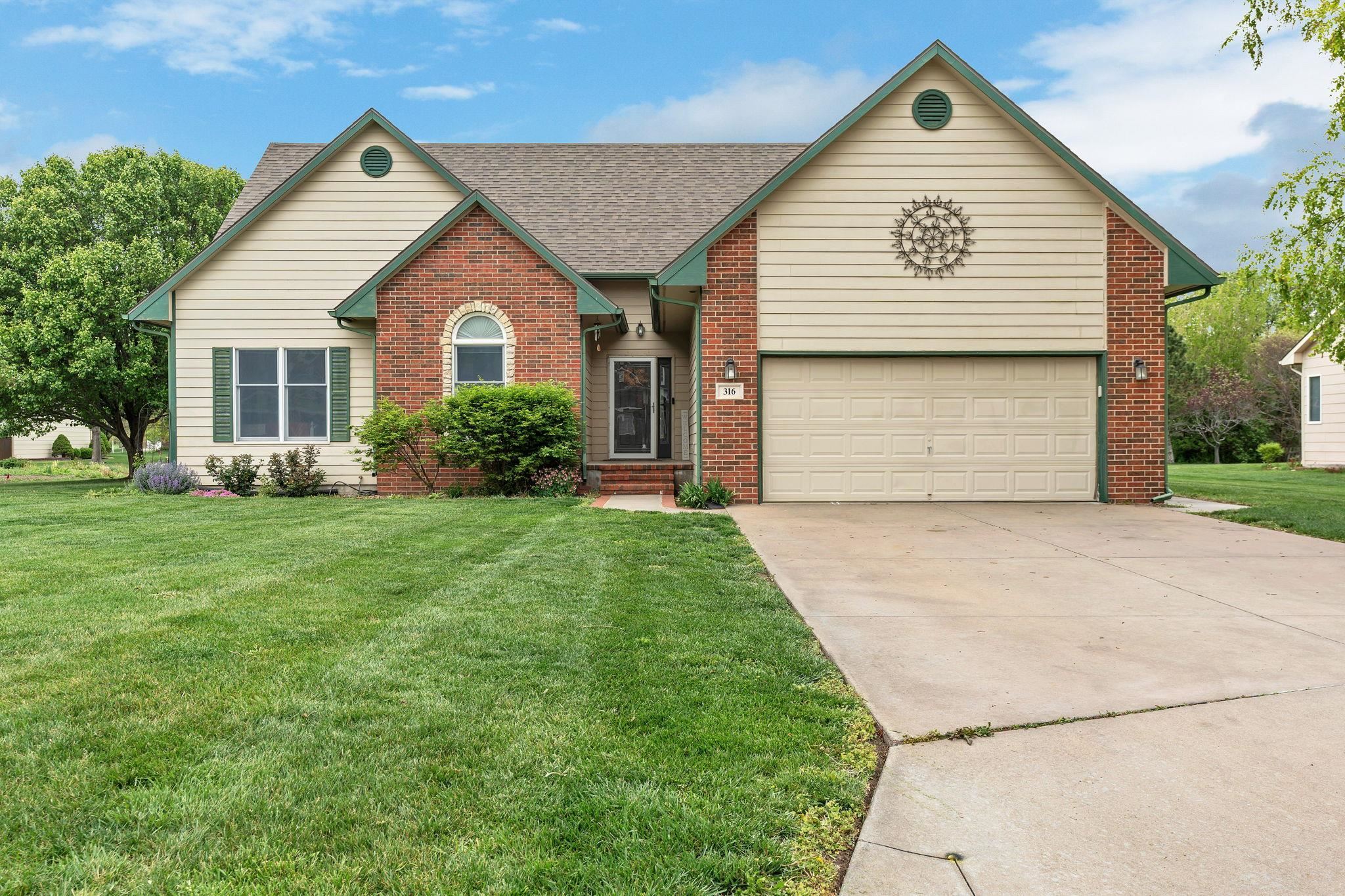 316 Old Colony, North Newton, KS 67117