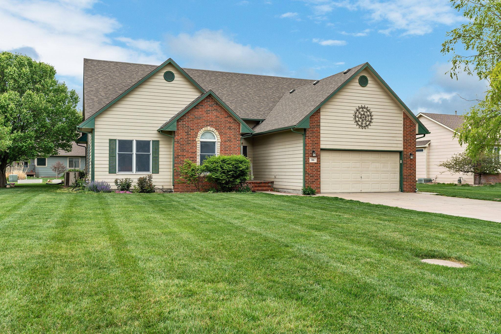 316 Old Colony, North Newton, KS 67117