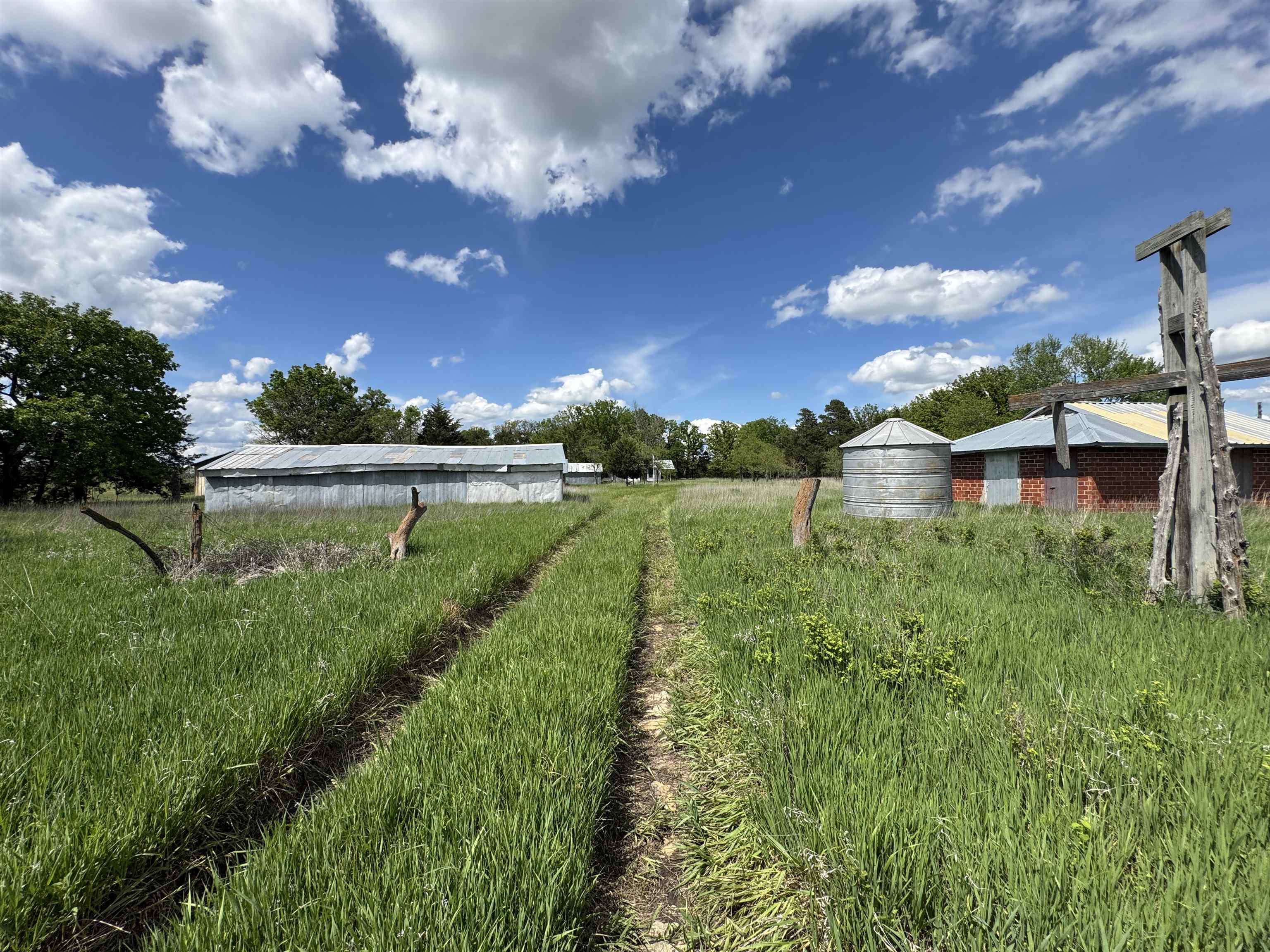 1929 Road 20, Severy, KS 67137