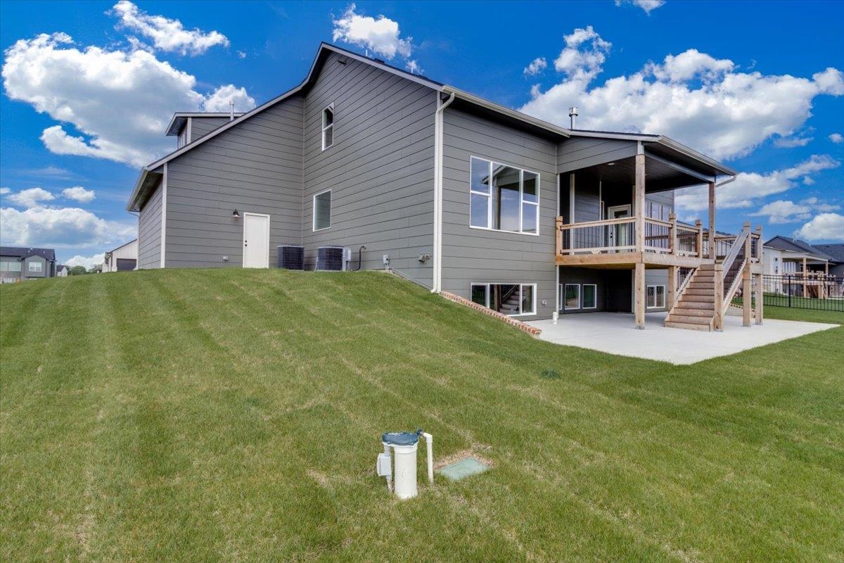 9631 W Wilkinson Ct, Maize, KS 67101