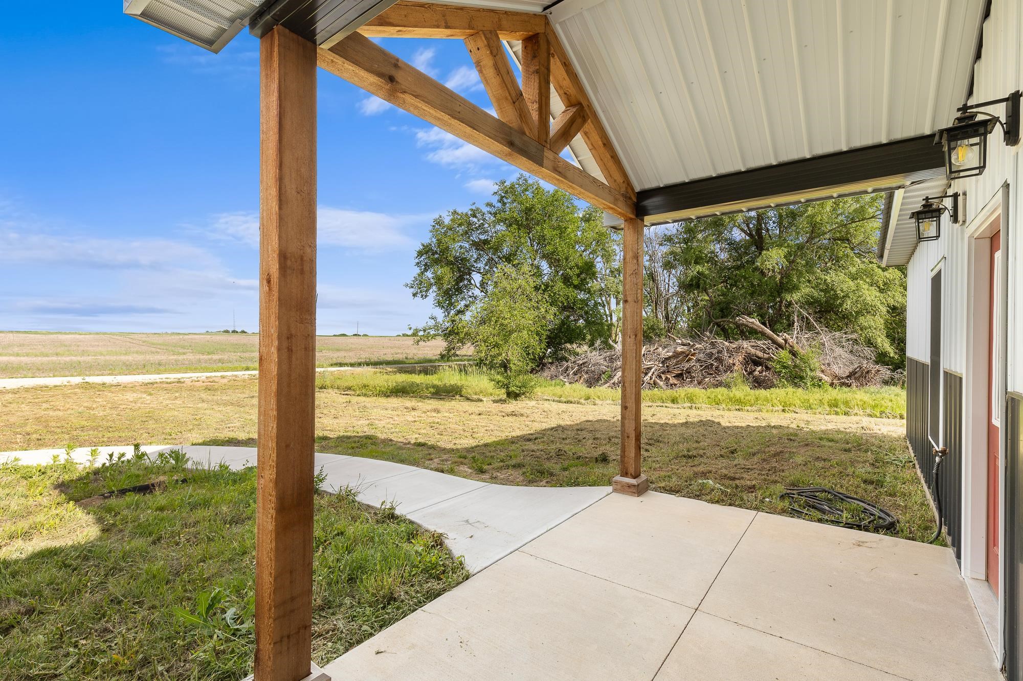 2592 NE 10 St, Kingman, KS 67068