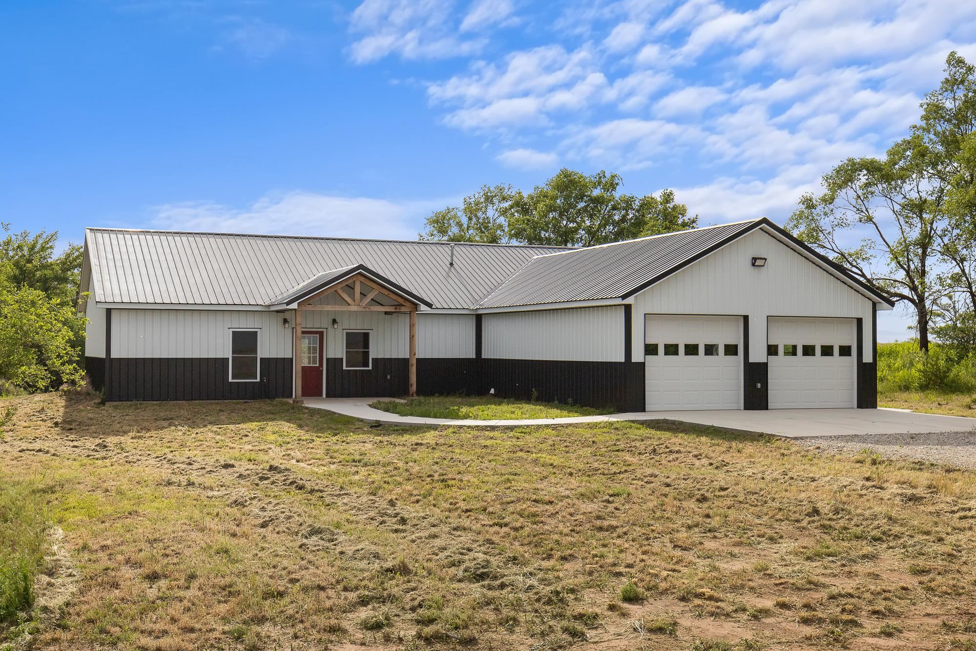 2592 NE 10 St, Kingman, KS 67068