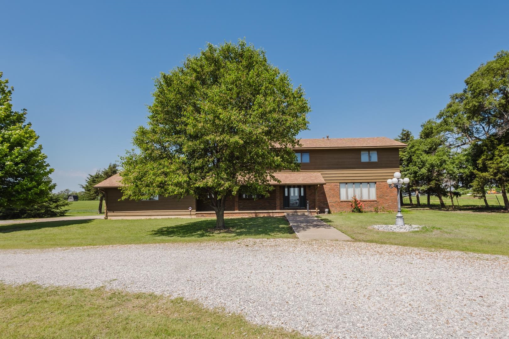 1005 N Conway Springs, Conway Springs, KS 67031