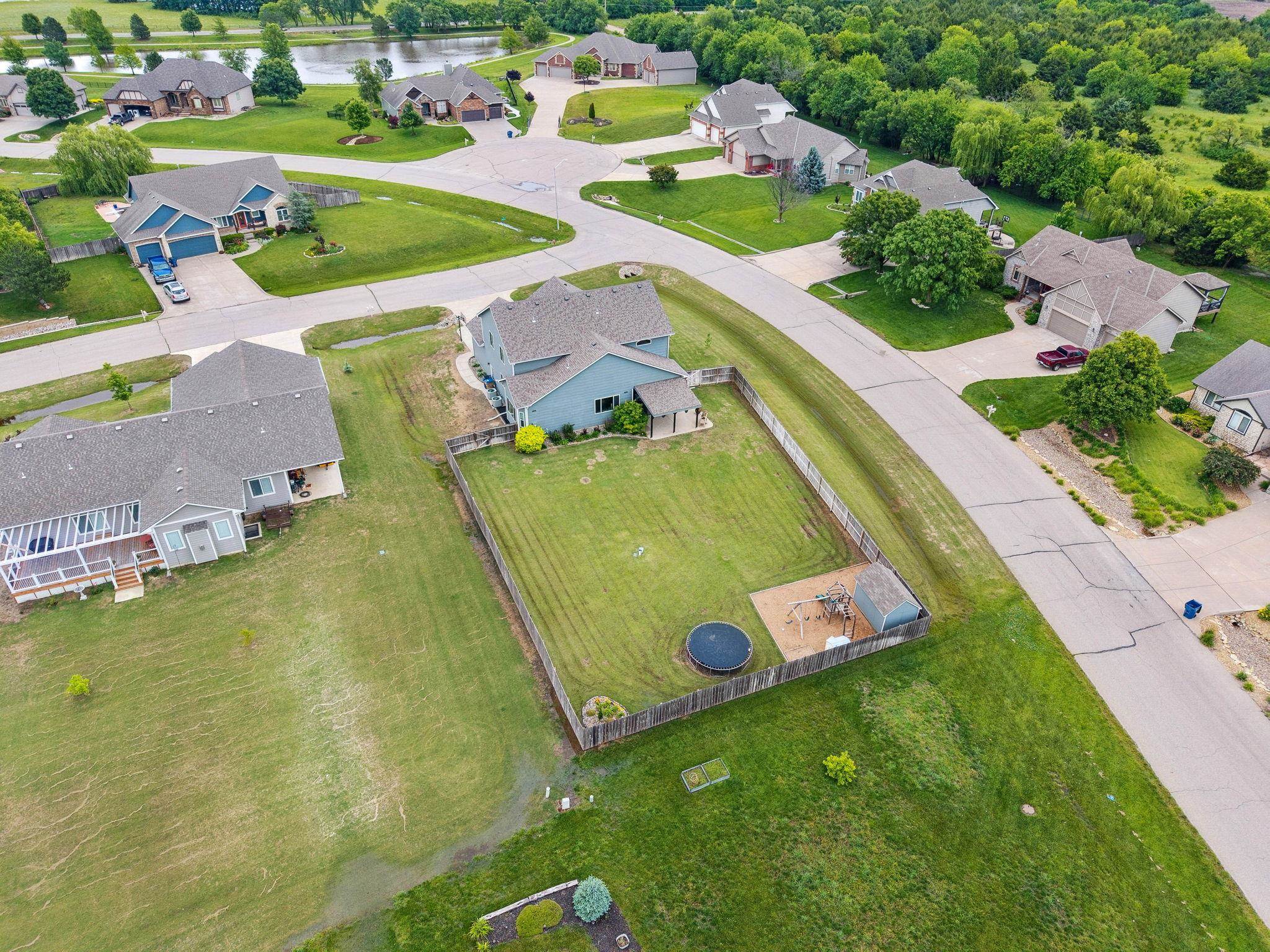 8827 N Red Cedar Ln, Park City, KS 67147