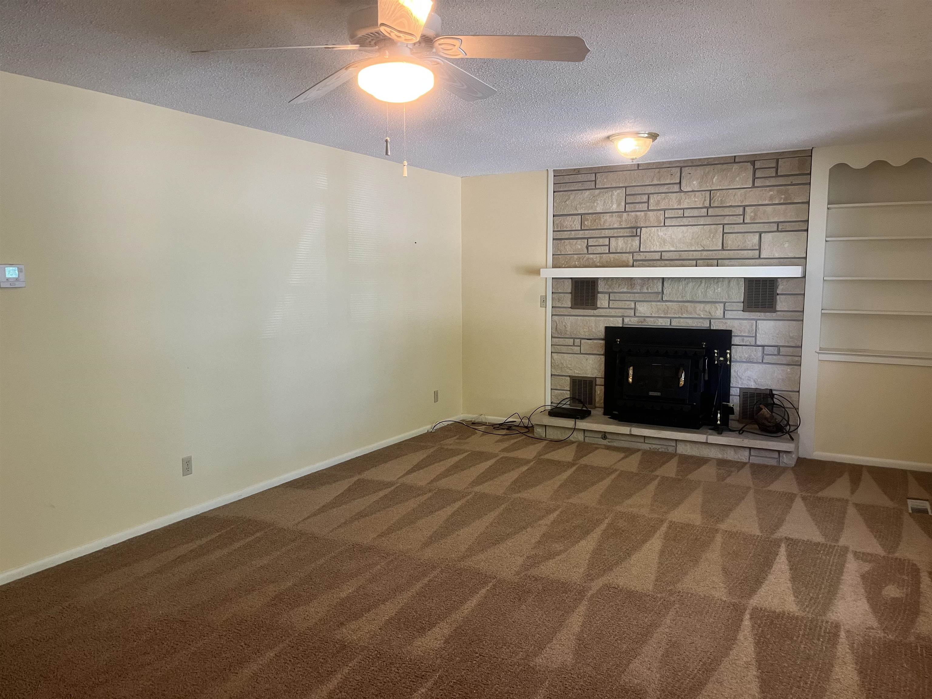 7 Prairie Ln, Marion, KS 66861