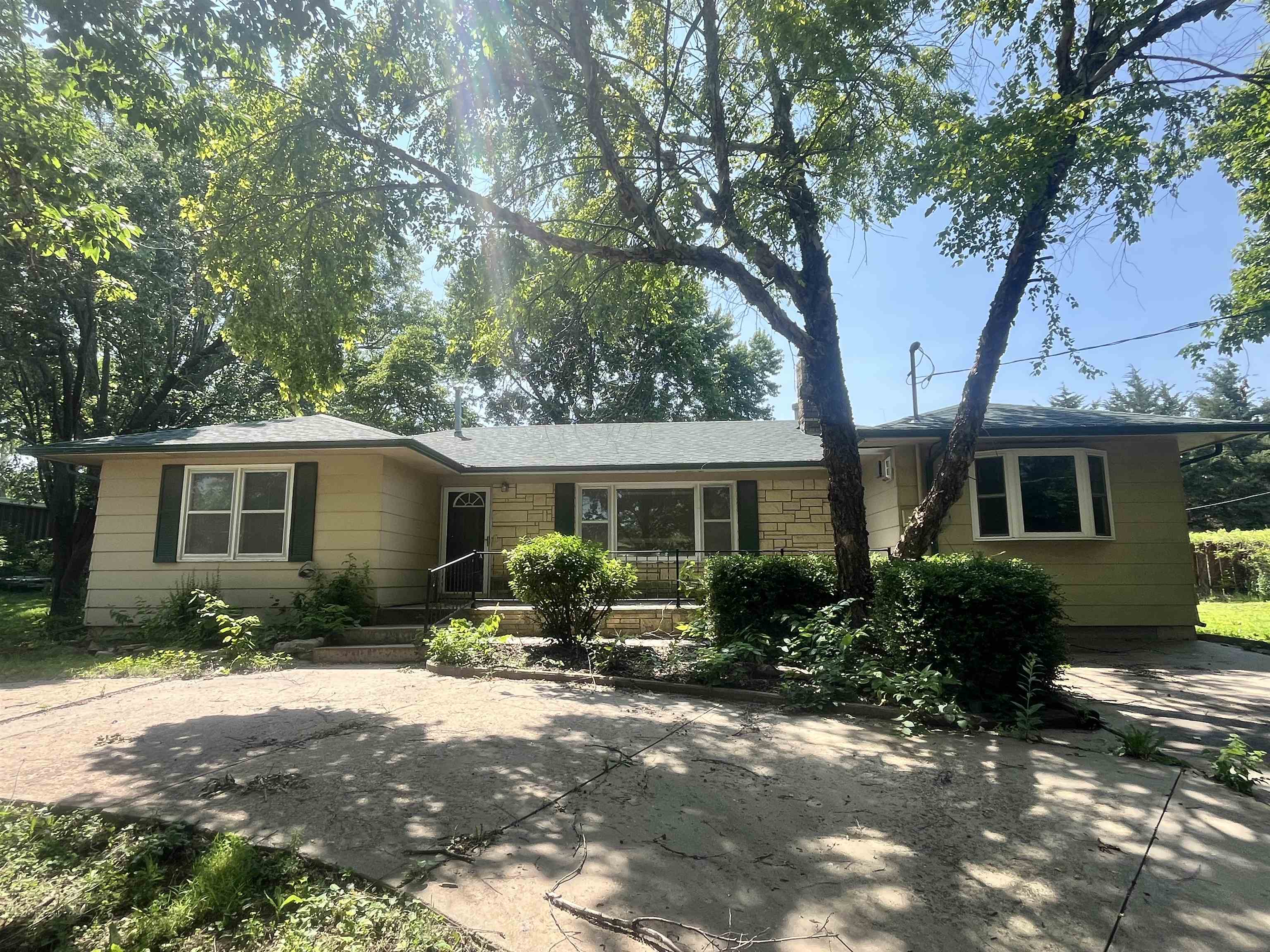 7 Prairie Ln, Marion, KS 66861