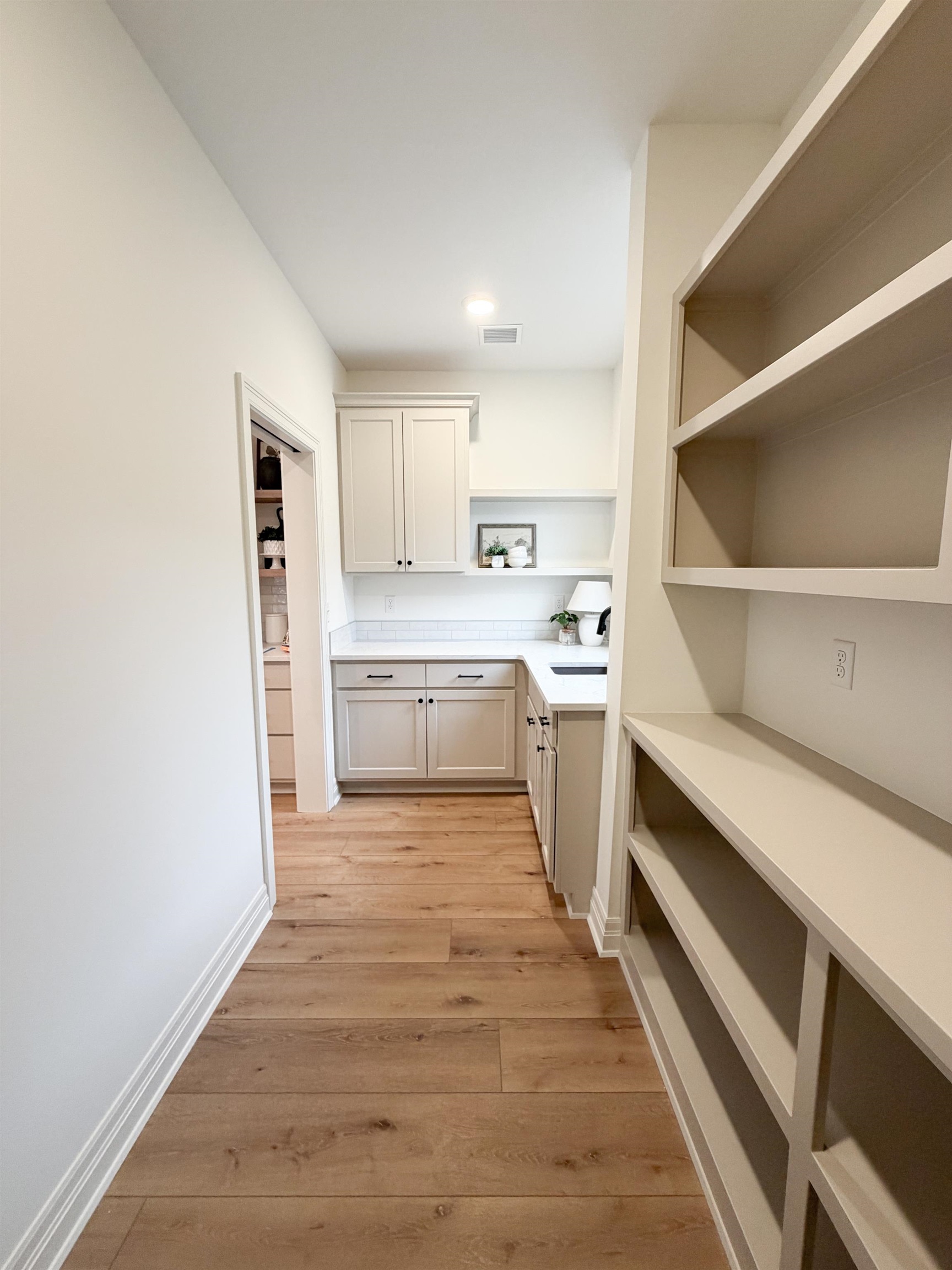 1630 N Forestview St, Wichita, KS 67235